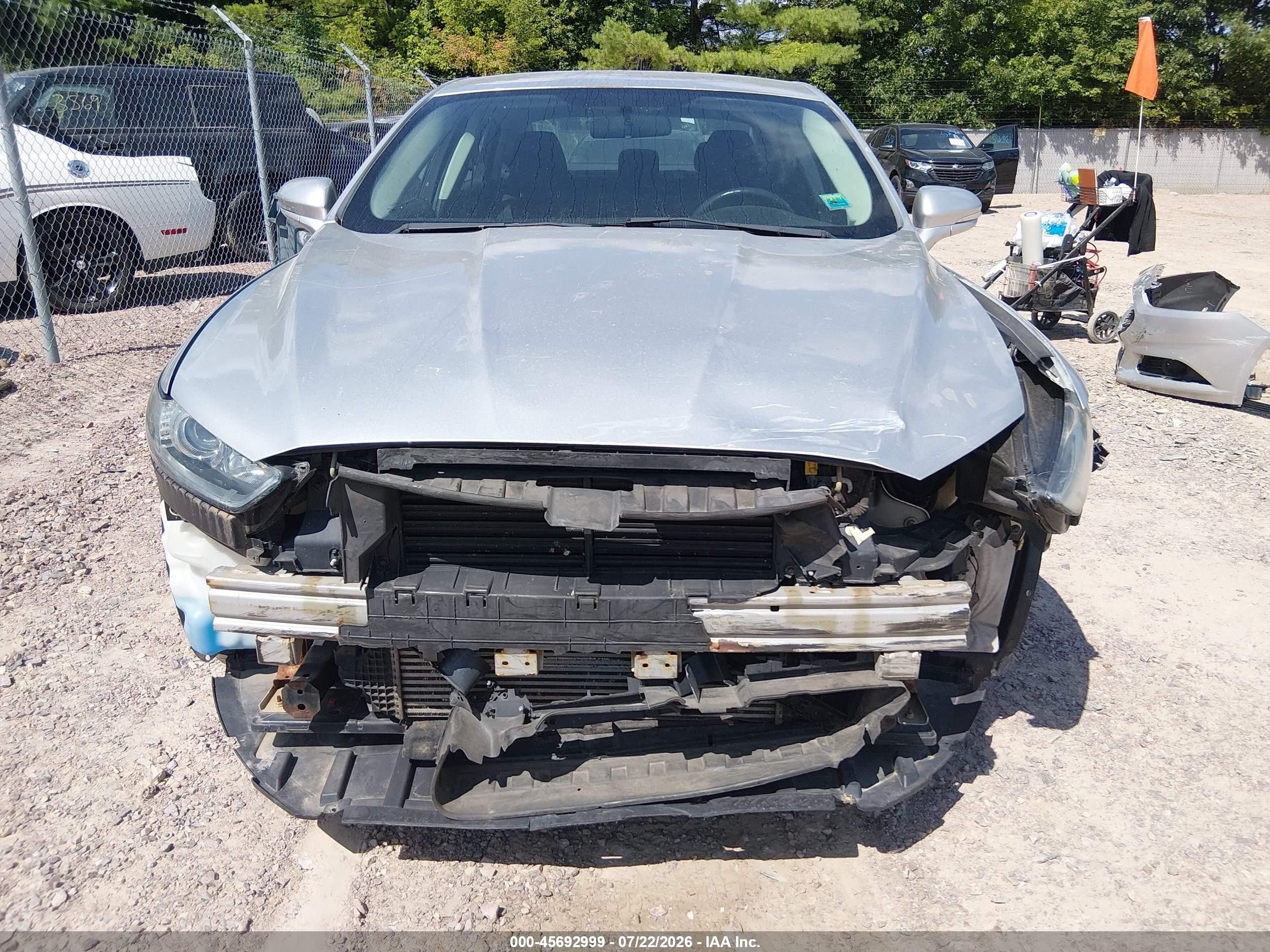 2015 Ford Fusion Se Серебряный vin: 3FA6P0H9XFR283496
