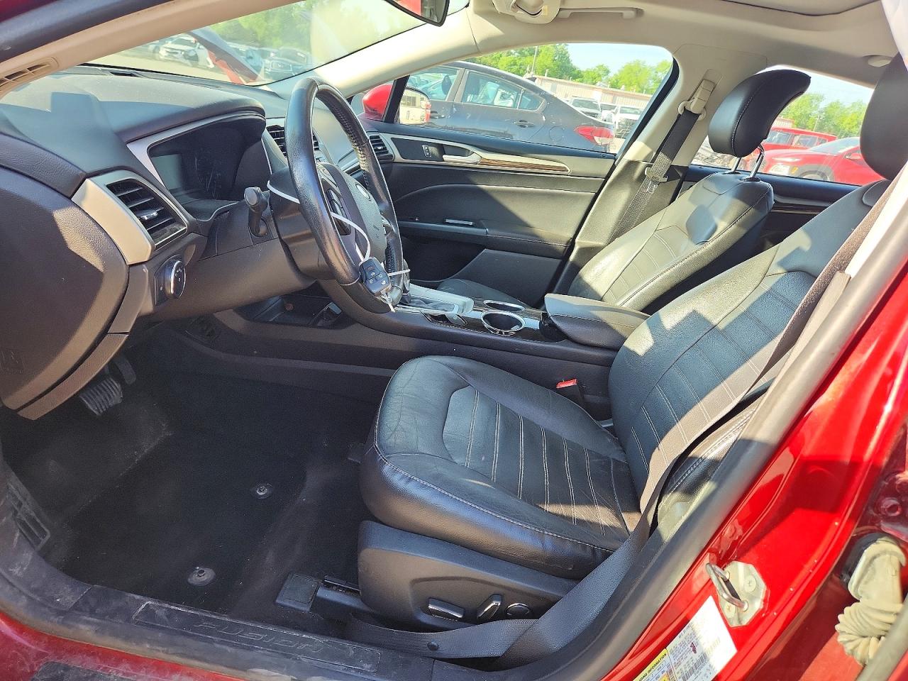 2014 Ford Fusion Se Red vin: 3FA6P0HD0ER100190
