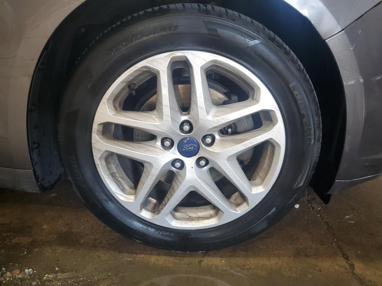 2014 Ford Fusion Se Gray vin: 3FA6P0HD0ER382931 Damage: Right Front Fender, Dent(S) W/ Paint Dmg, 1 To 2 Inches