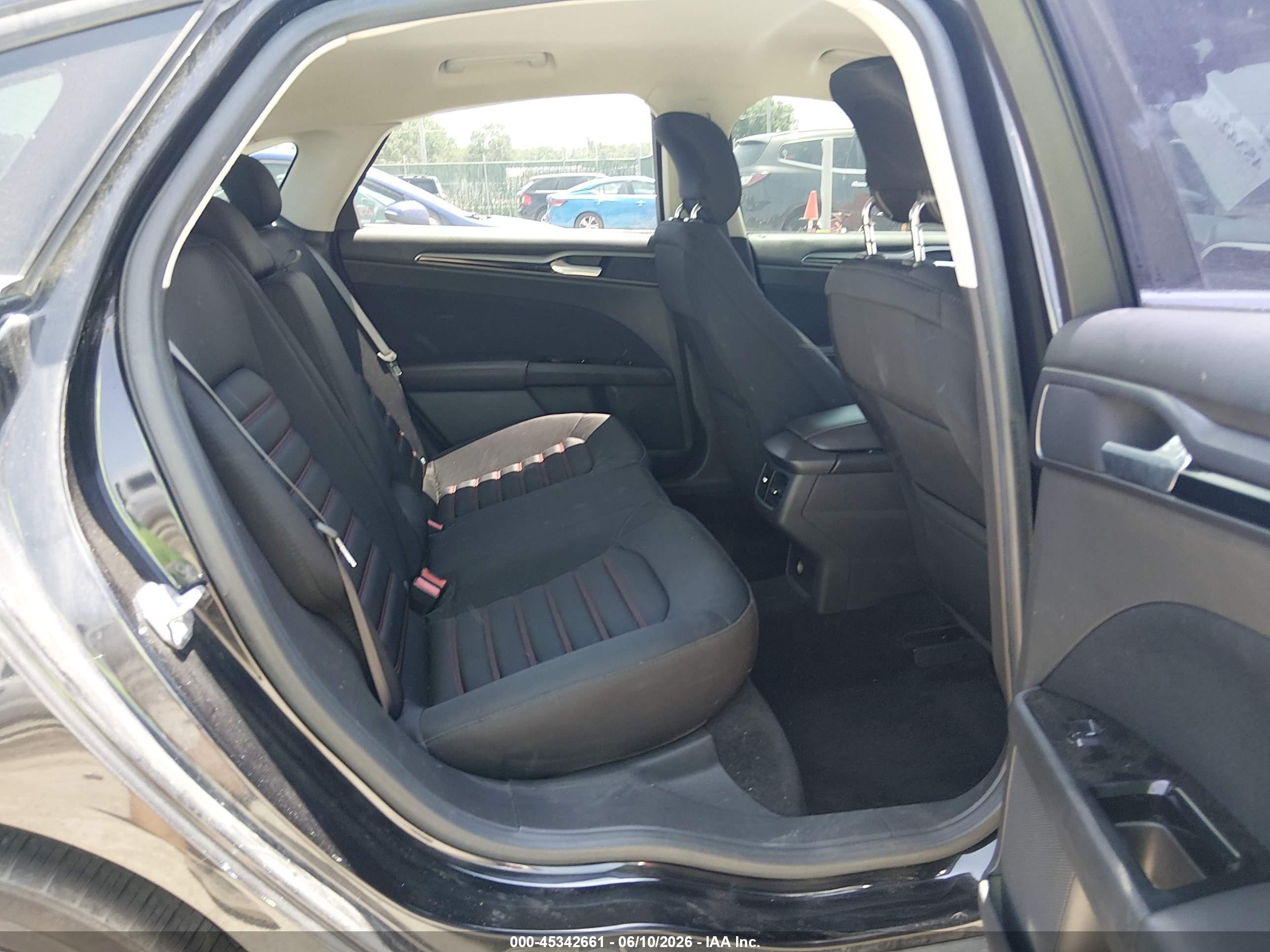 2014 Ford Fusion Se Черный vin: 3FA6P0HD0ER392374