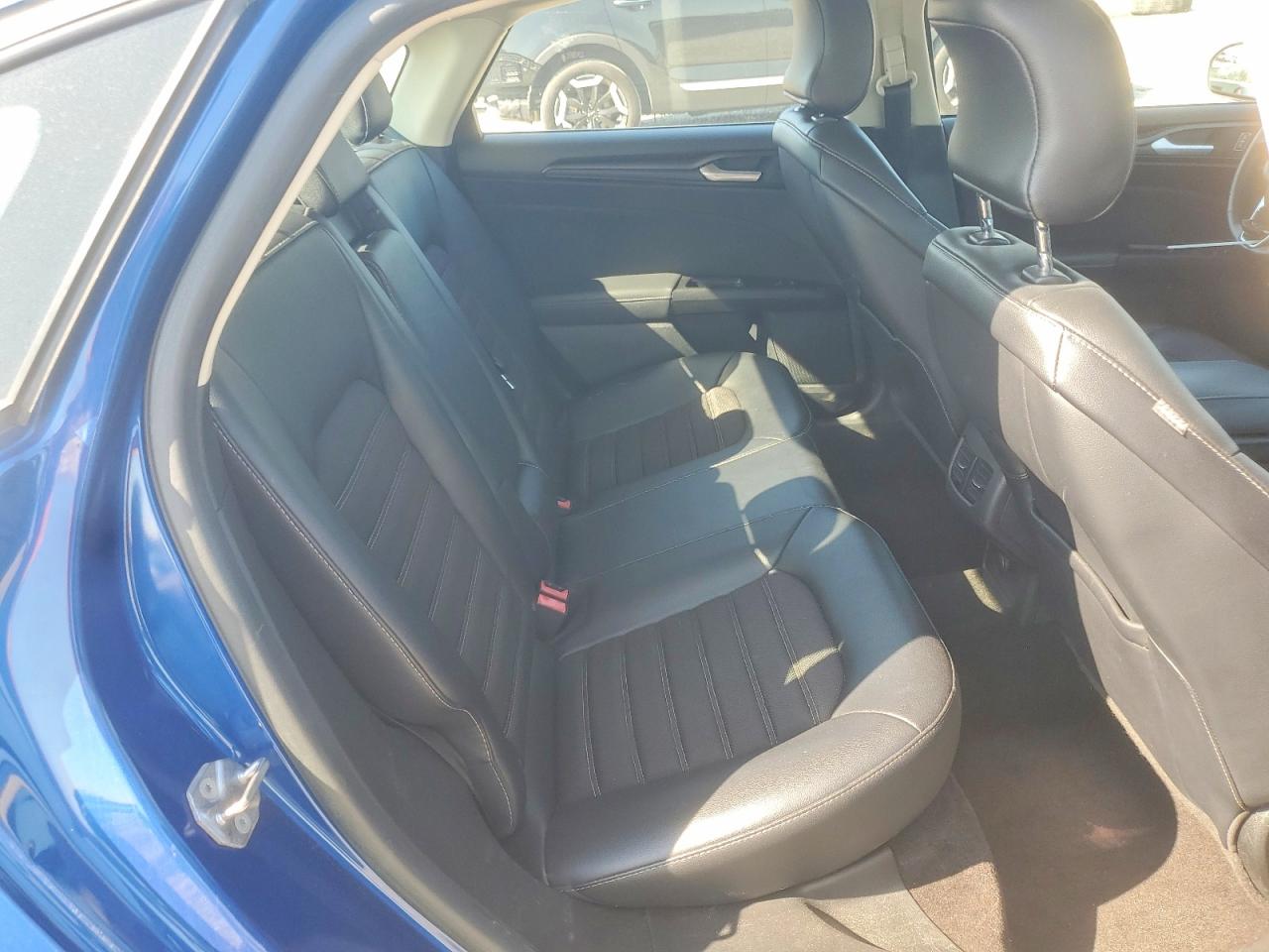 2018 Ford Fusion Se Blue vin: 3FA6P0HD0JR179032