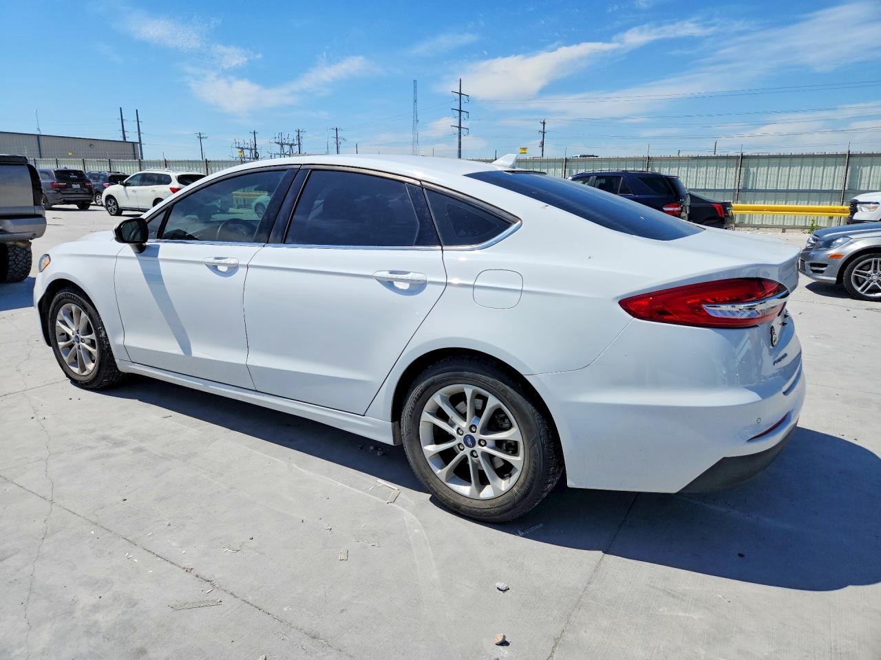 2019 Ford Fusion Se White vin: 3FA6P0HD0KR121925