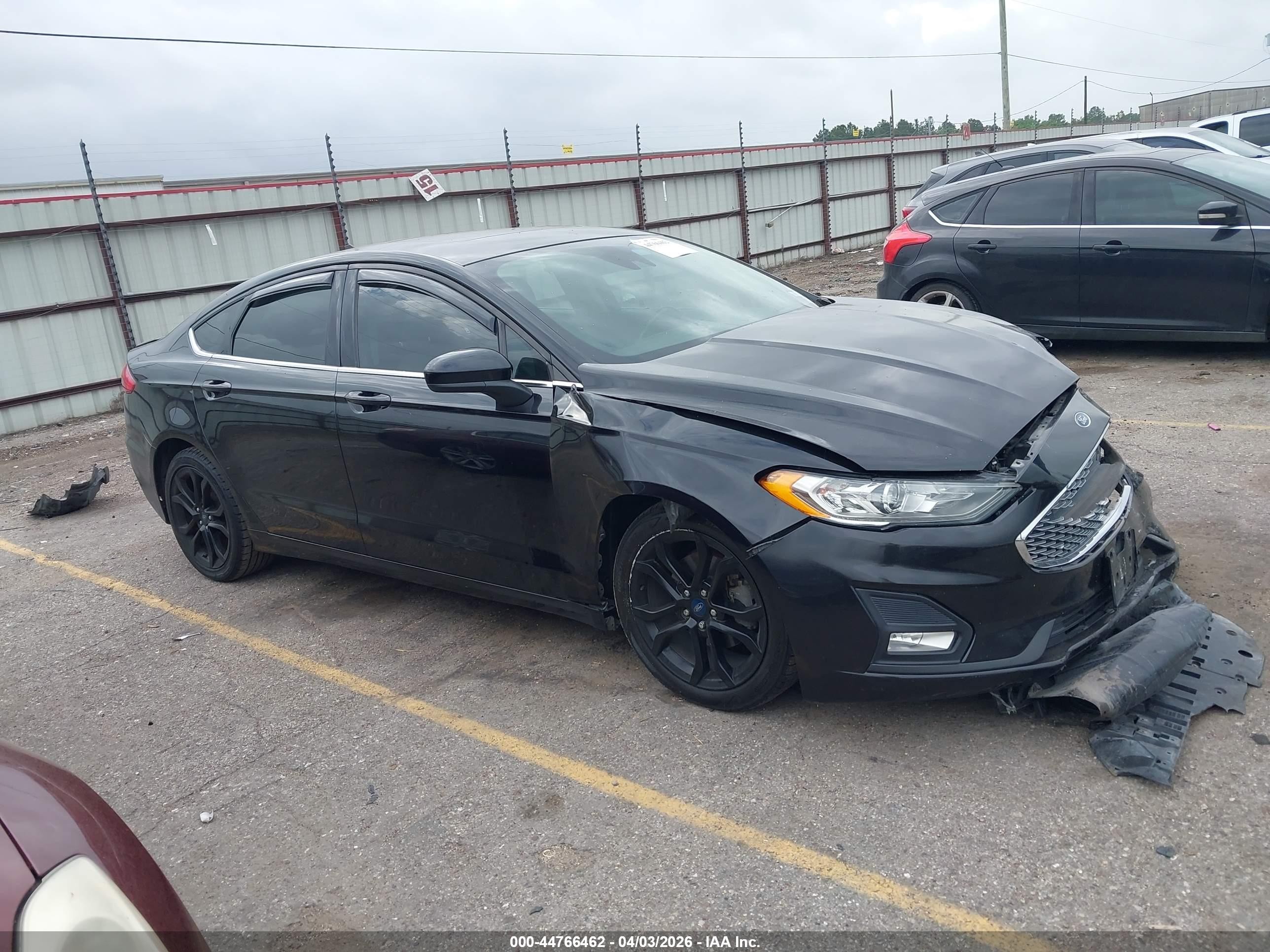 2019 Ford Fusion Se Черный vin: 3FA6P0HD0KR146792
