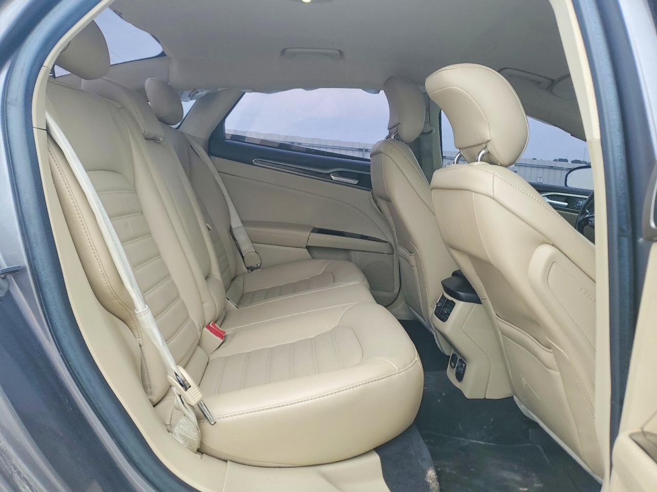2014 Ford Fusion Se Silver vin: 3FA6P0HD1ER104636