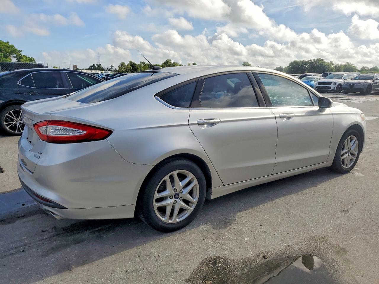 2014 Ford Fusion Se Silver vin: 3FA6P0HD1ER118892