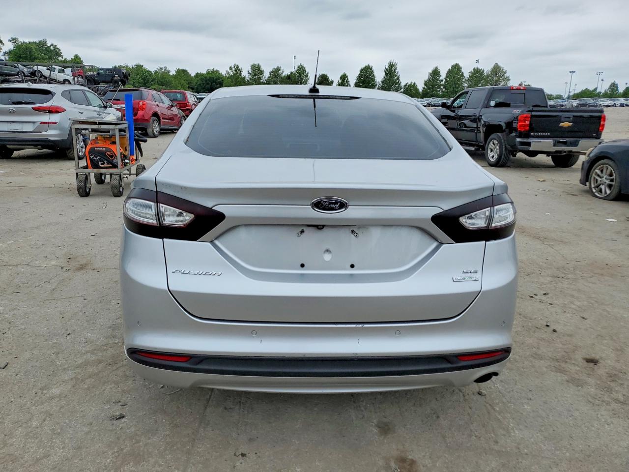 2014 Ford Fusion Se Серебряный vin: 3FA6P0HD1ER141234