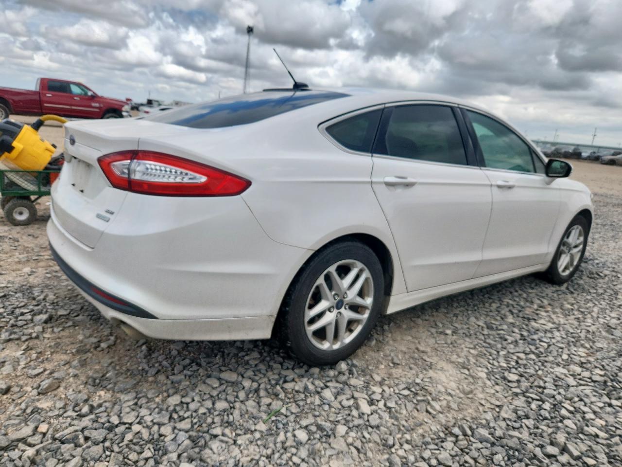 2014 Ford Fusion Se White vin: 3FA6P0HD1ER228311