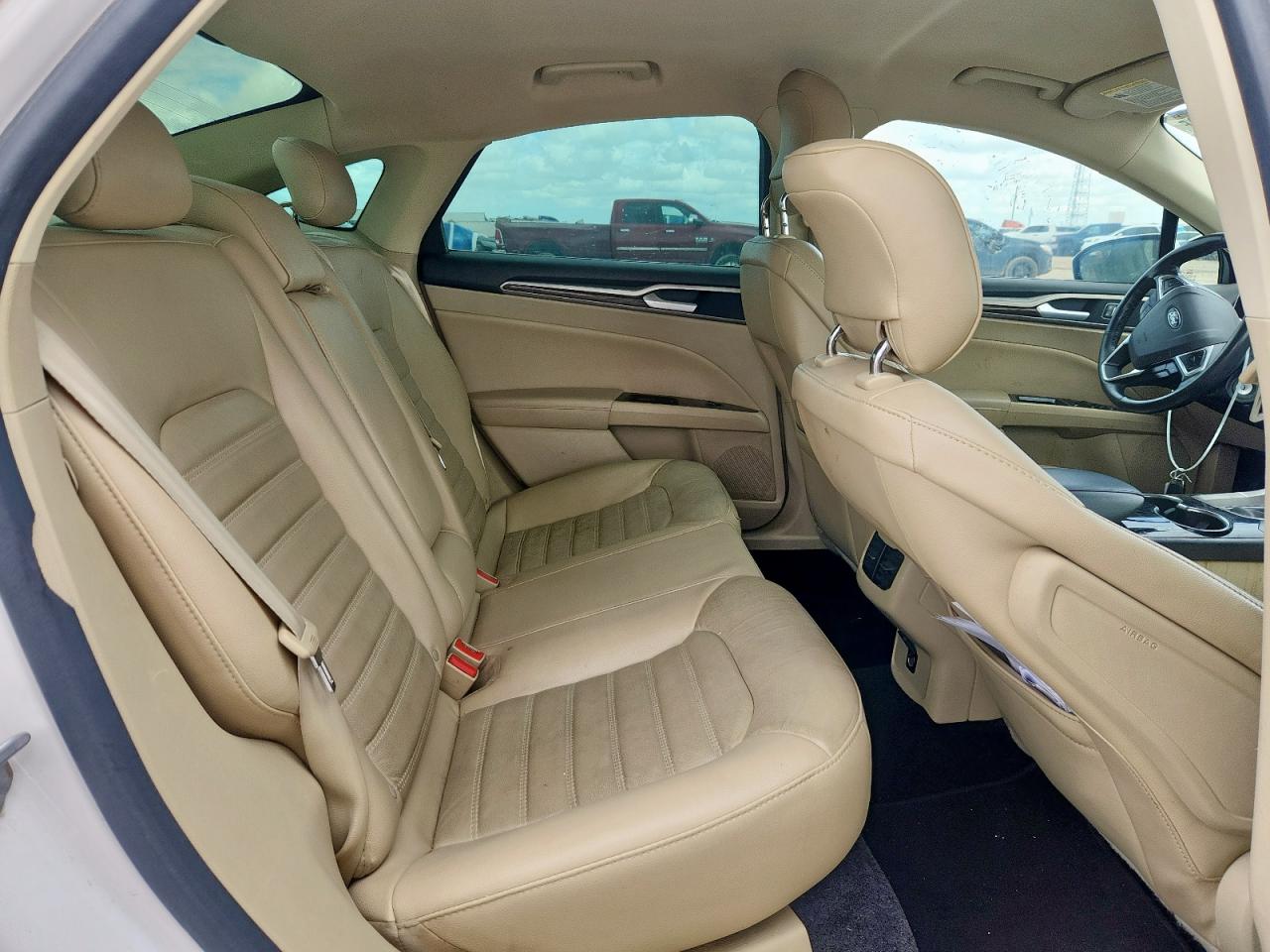 2014 Ford Fusion Se White vin: 3FA6P0HD1ER228311