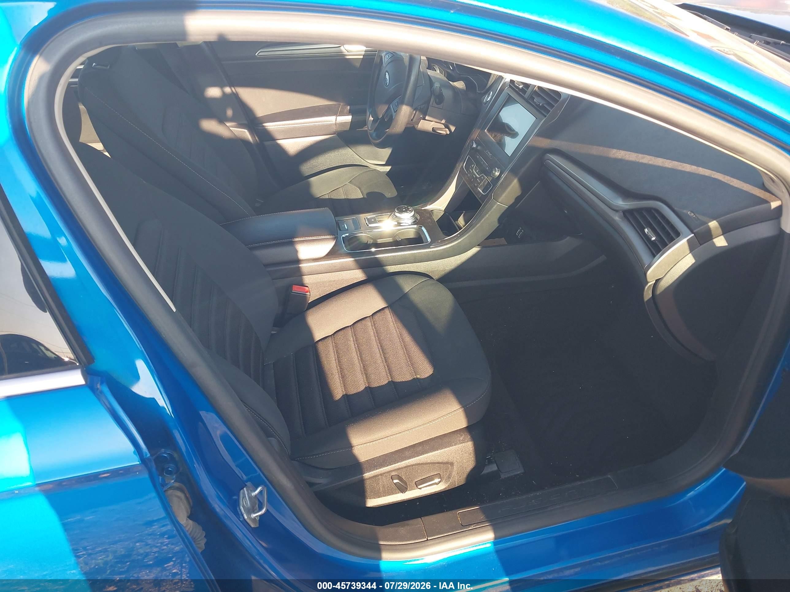 2019 Ford Fusion Se Синий vin: 3FA6P0HD1KR131301