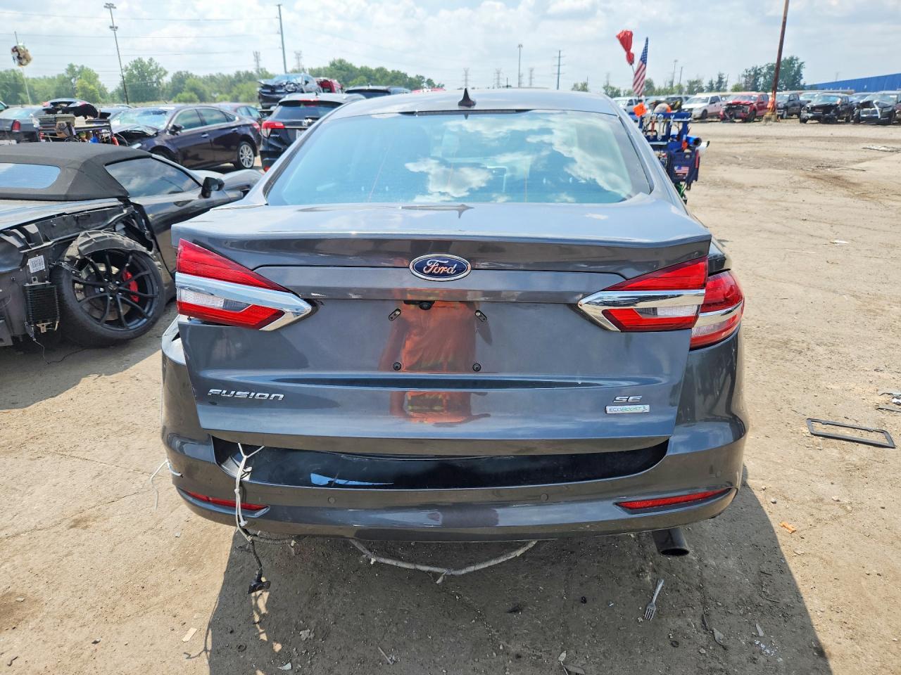 2020 Ford Fusion Se Gray vin: 3FA6P0HD1LR167586