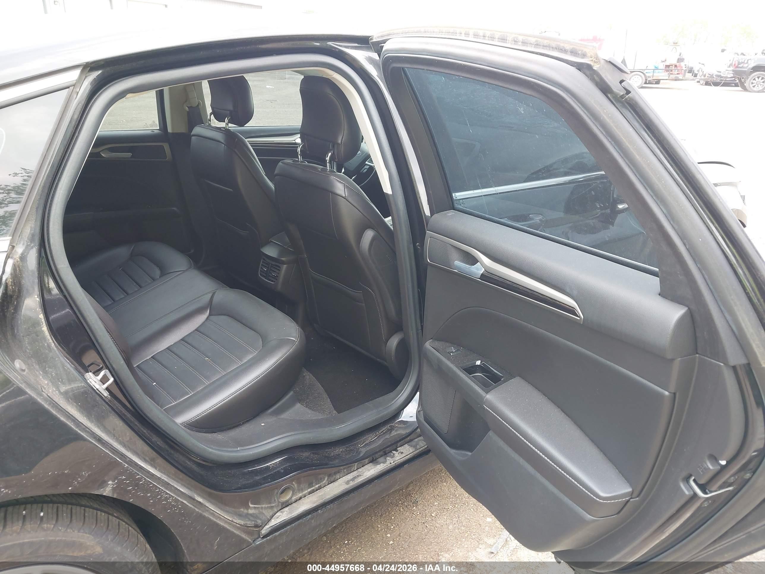 2014 Ford Fusion Se Черный vin: 3FA6P0HD2ER226003