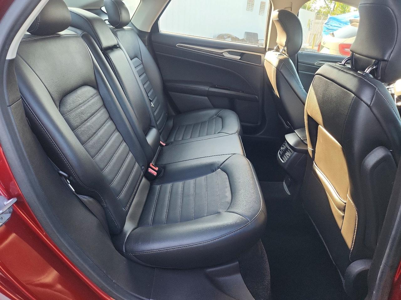 2014 Ford Fusion Se Красный vin: 3FA6P0HD2ER253928