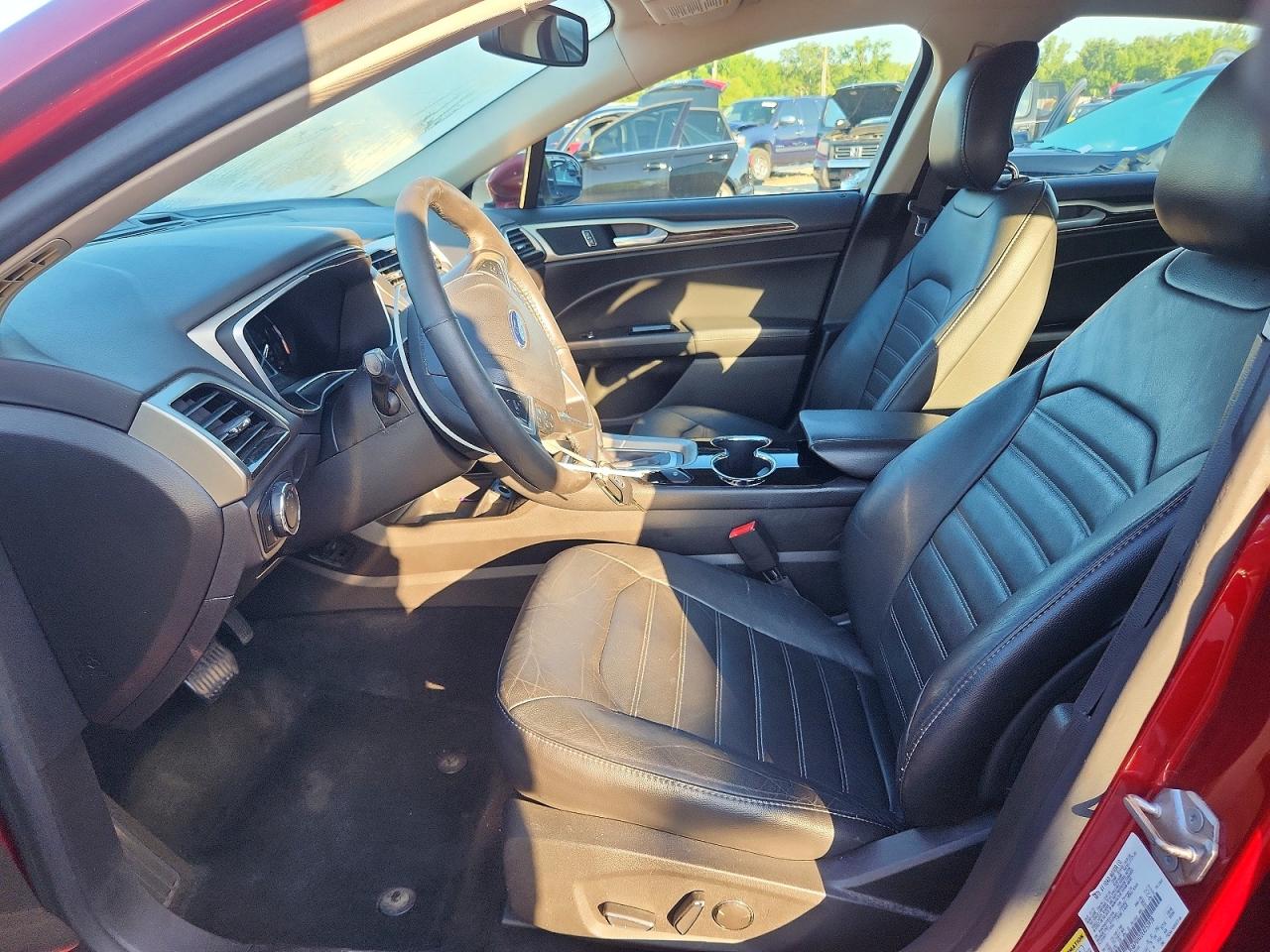 2014 Ford Fusion Se Красный vin: 3FA6P0HD2ER253928
