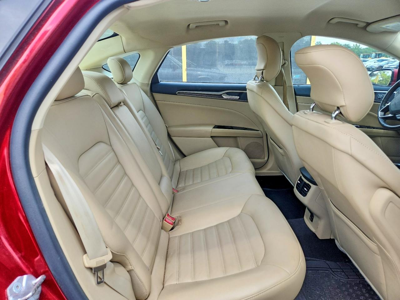 2014 Ford Fusion Se Red vin: 3FA6P0HD2ER327087