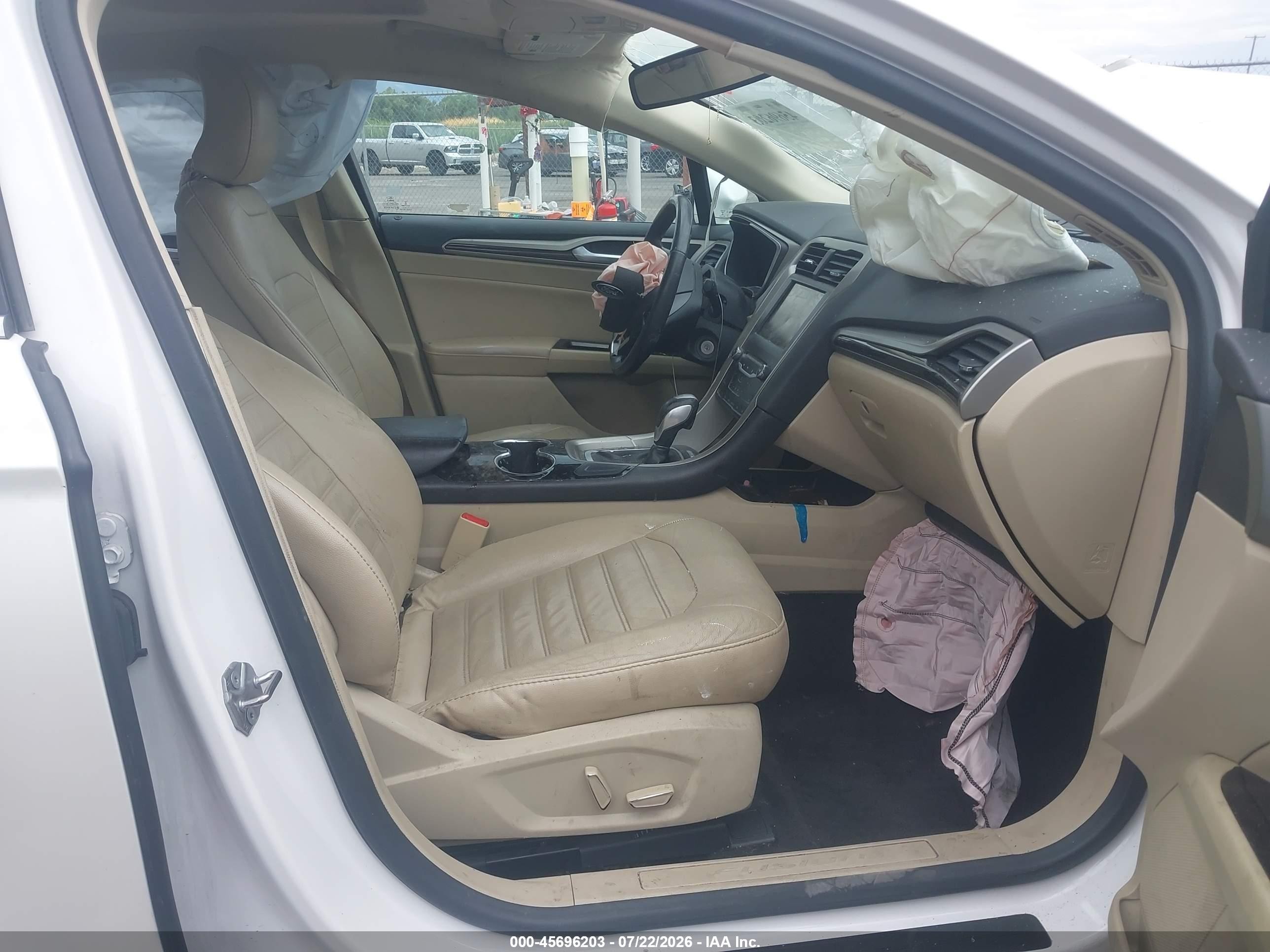 2015 Ford Fusion Se Белый vin: 3FA6P0HD2FR170257