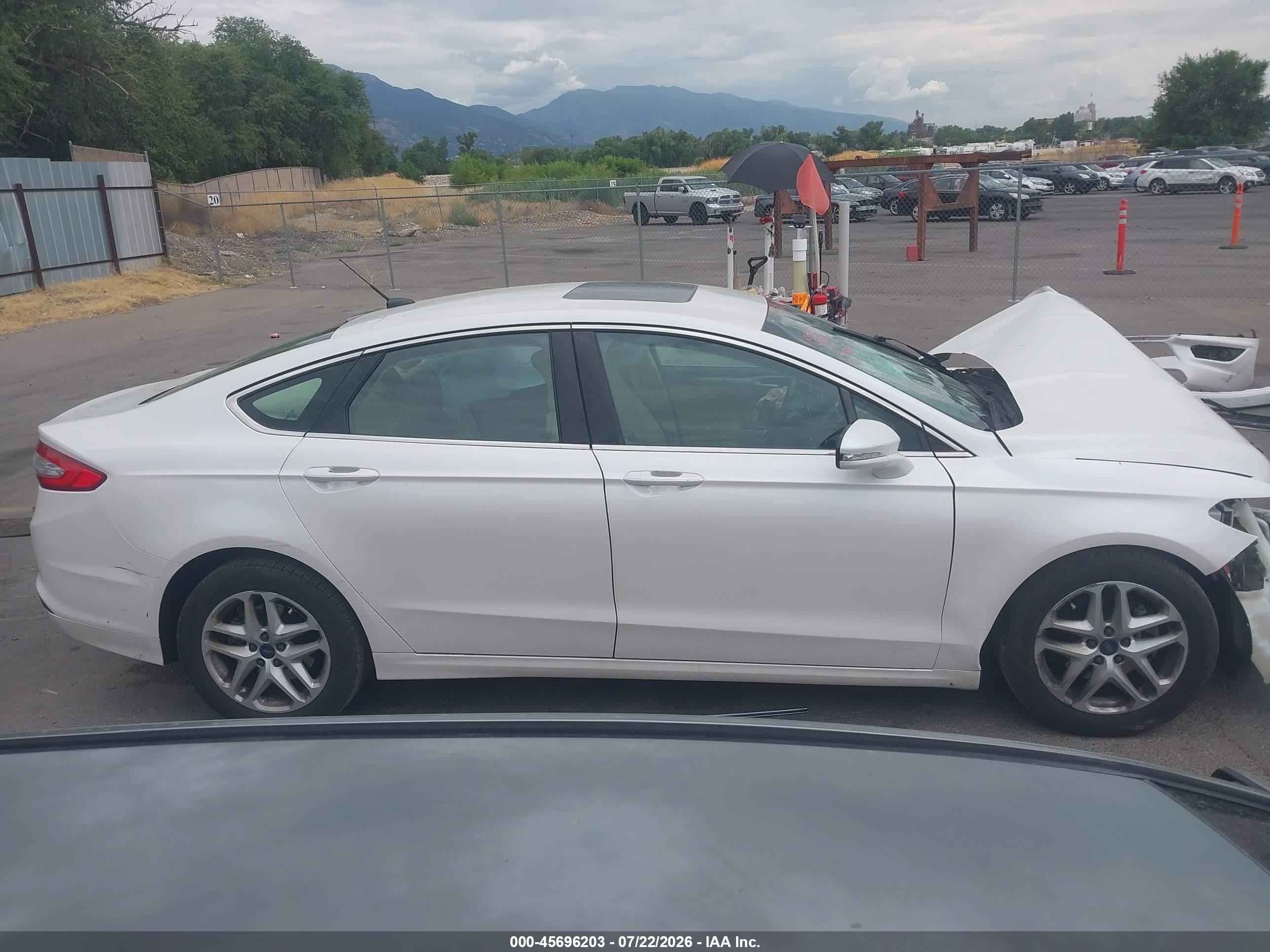 2015 Ford Fusion Se Белый vin: 3FA6P0HD2FR170257
