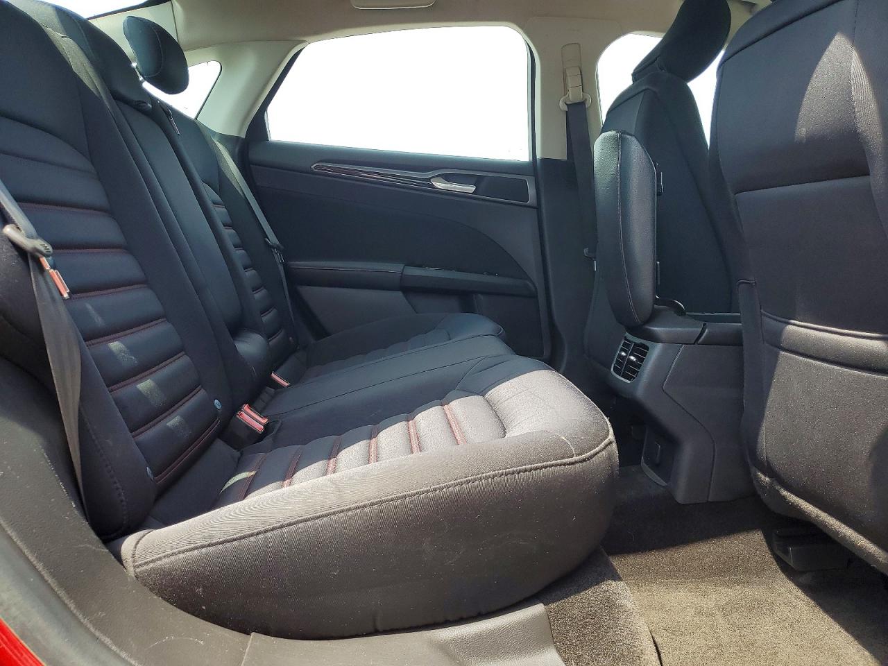2015 Ford Fusion Se Красный vin: 3FA6P0HD2FR234202