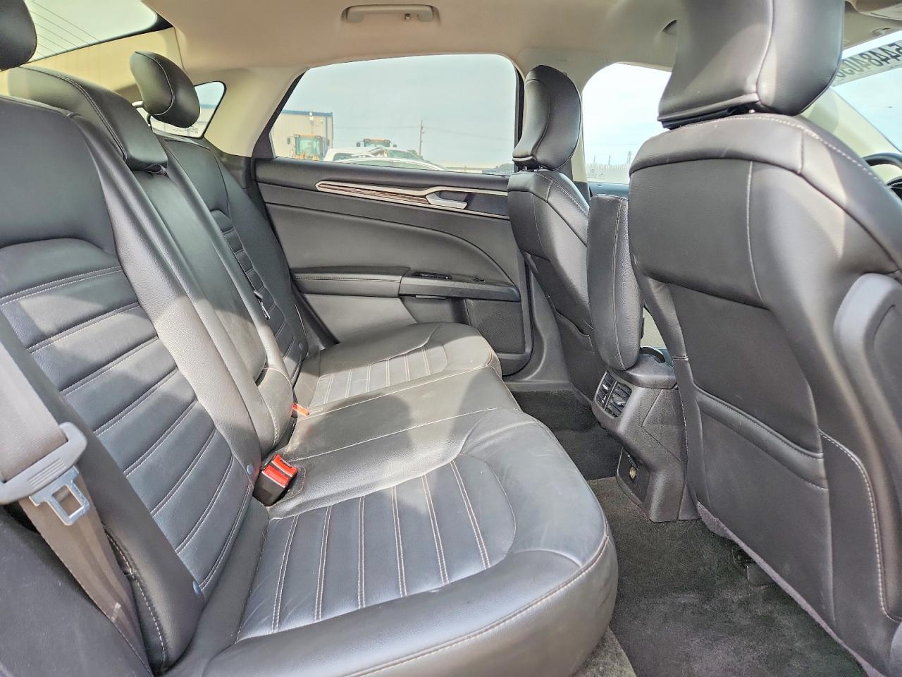 2016 Ford Fusion Se Black vin: 3FA6P0HD2GR232127