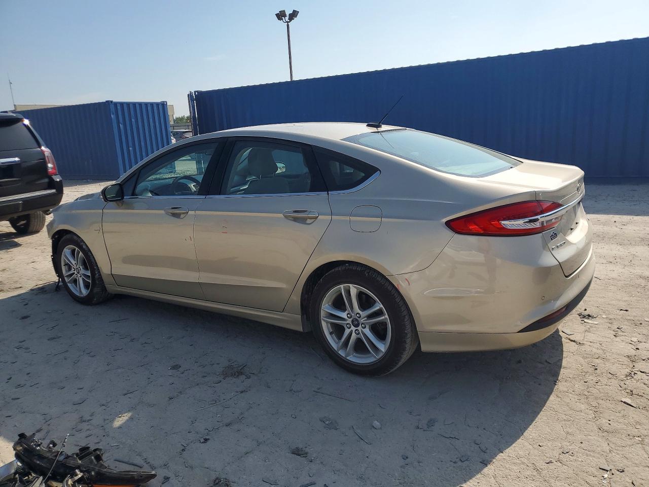 2018 Ford Fusion Se Beige vin: 3FA6P0HD2JR198214