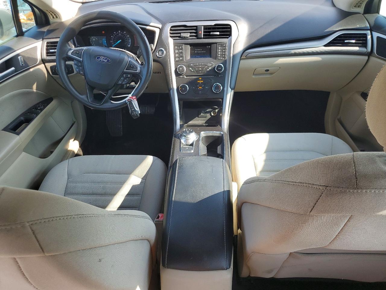 2018 Ford Fusion Se Beige vin: 3FA6P0HD2JR198214