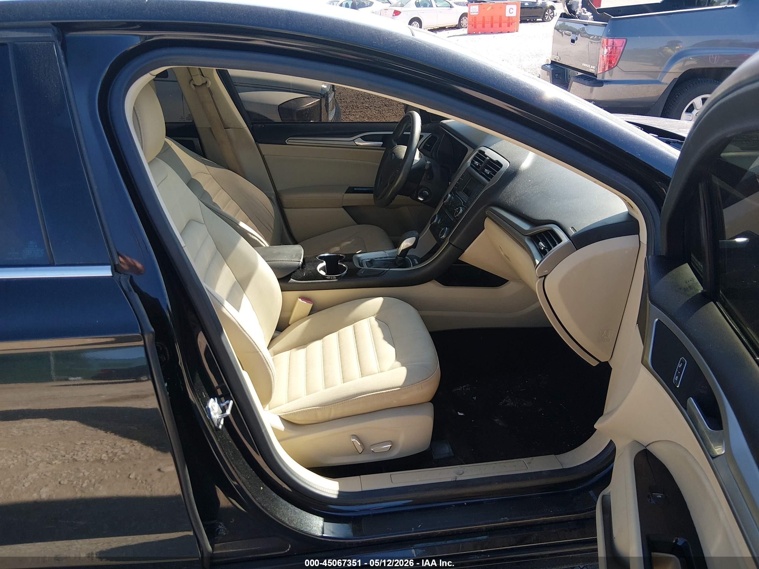 2015 Ford Fusion Se Черный vin: 3FA6P0HD3FR219255