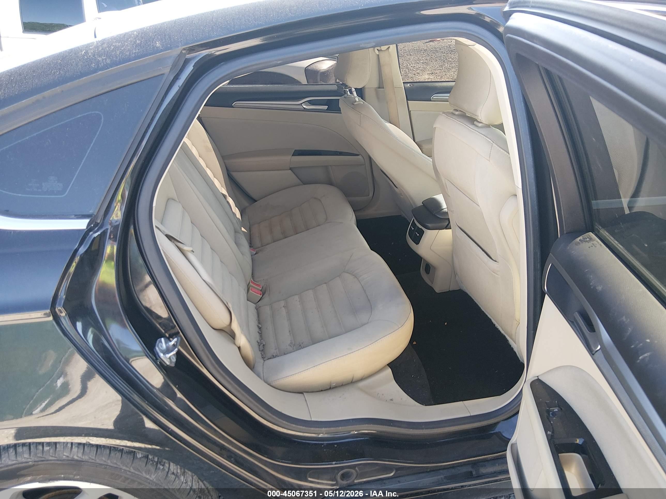 2015 Ford Fusion Se Черный vin: 3FA6P0HD3FR219255