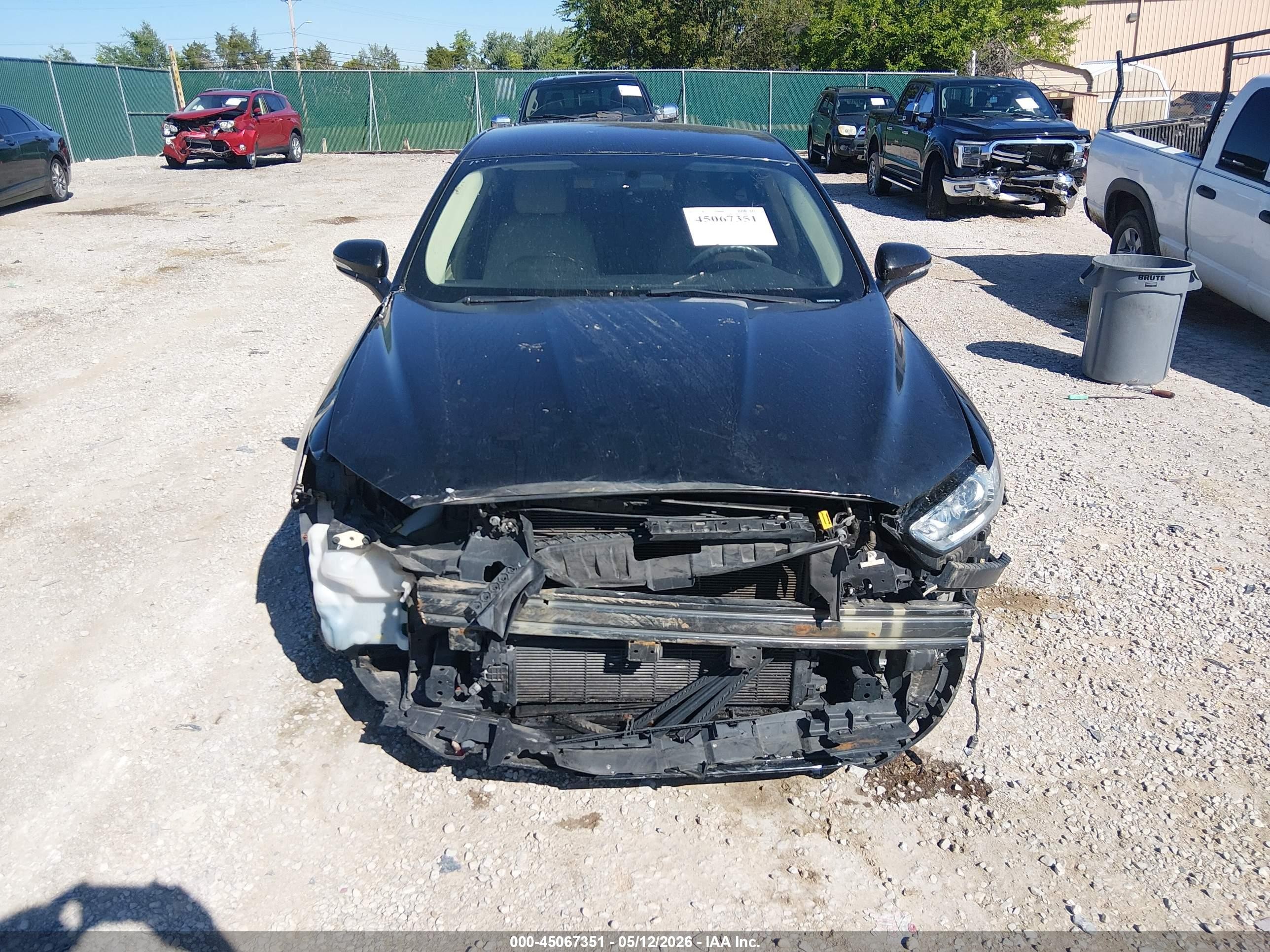 2015 Ford Fusion Se Черный vin: 3FA6P0HD3FR219255