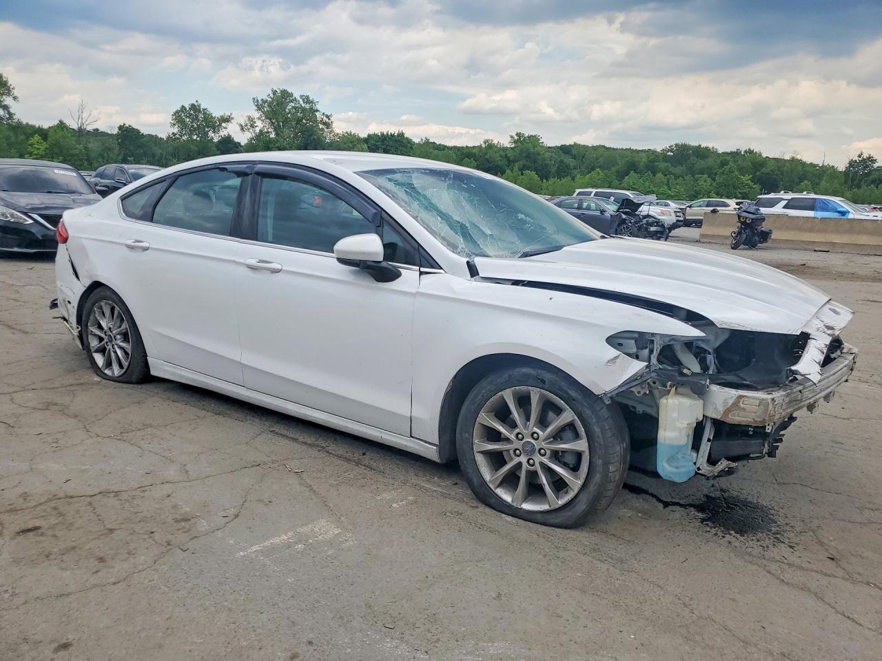 2017 Ford Fusion Se Белый vin: 3FA6P0HD3HR211014