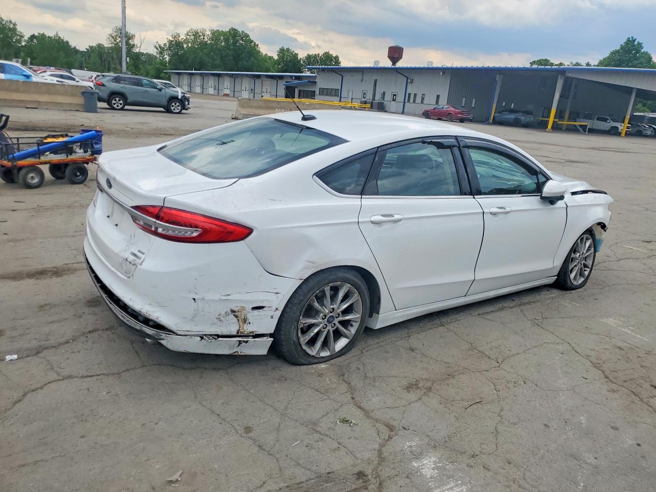 2017 Ford Fusion Se Белый vin: 3FA6P0HD3HR211014