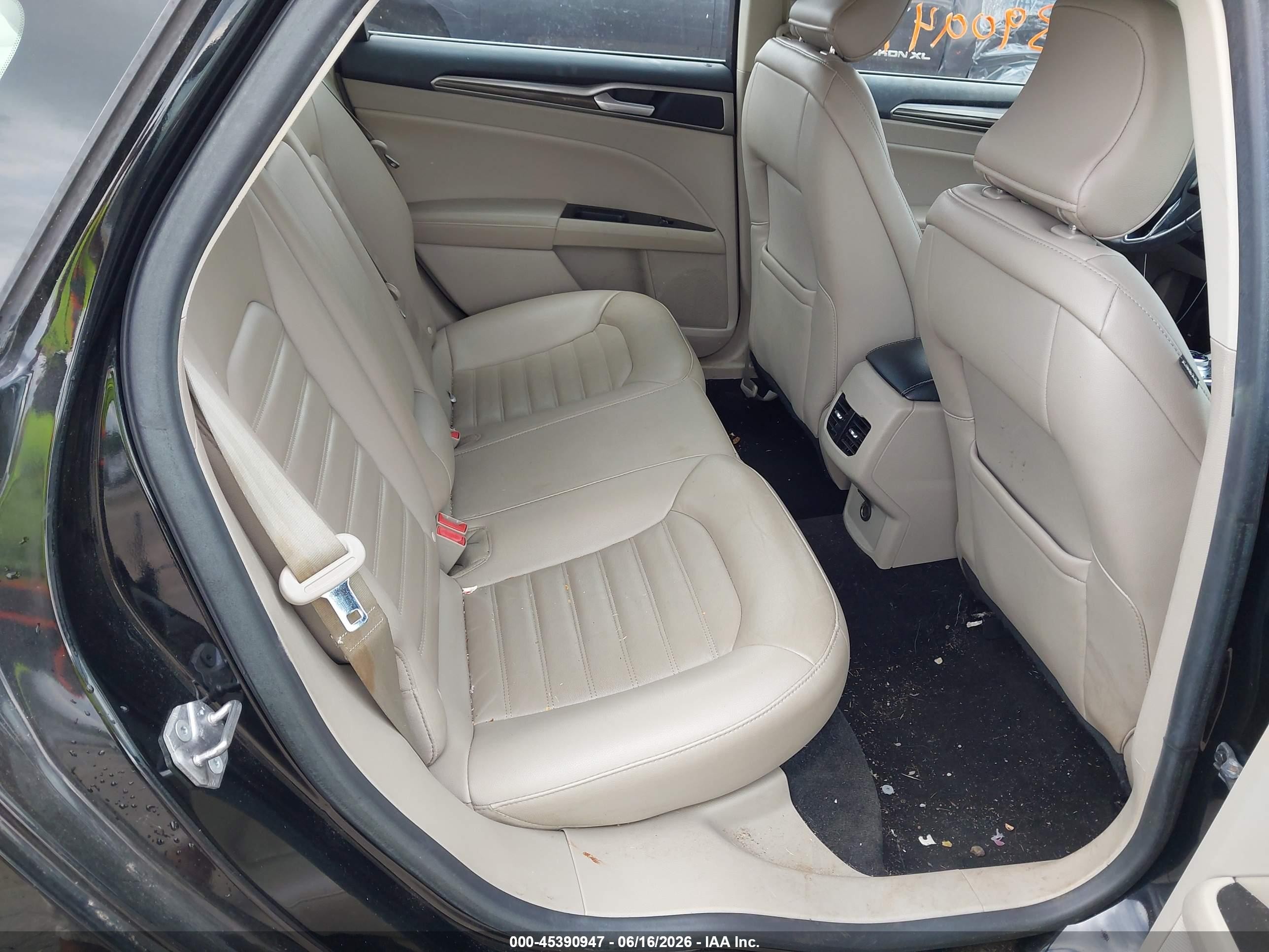2018 Ford Fusion Se Black vin: 3FA6P0HD3JR217000