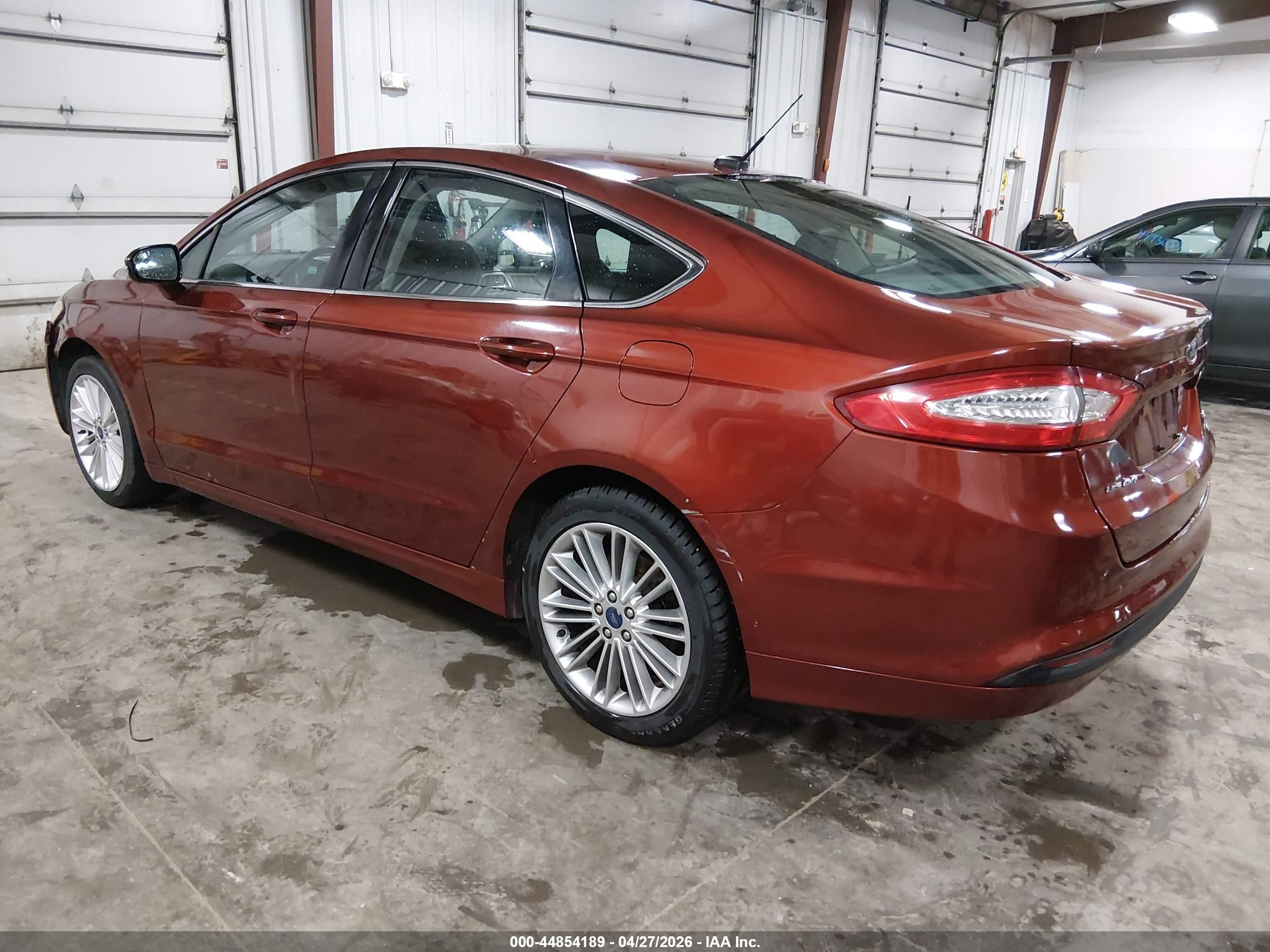 2014 Ford Fusion Se Красный vin: 3FA6P0HD4ER135394