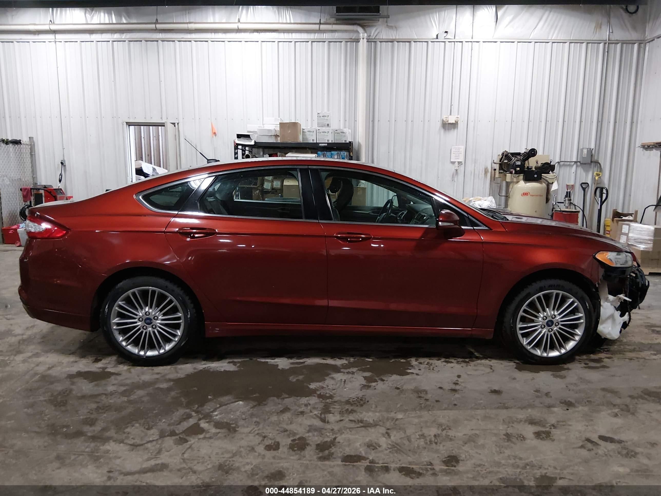 2014 Ford Fusion Se Красный vin: 3FA6P0HD4ER135394