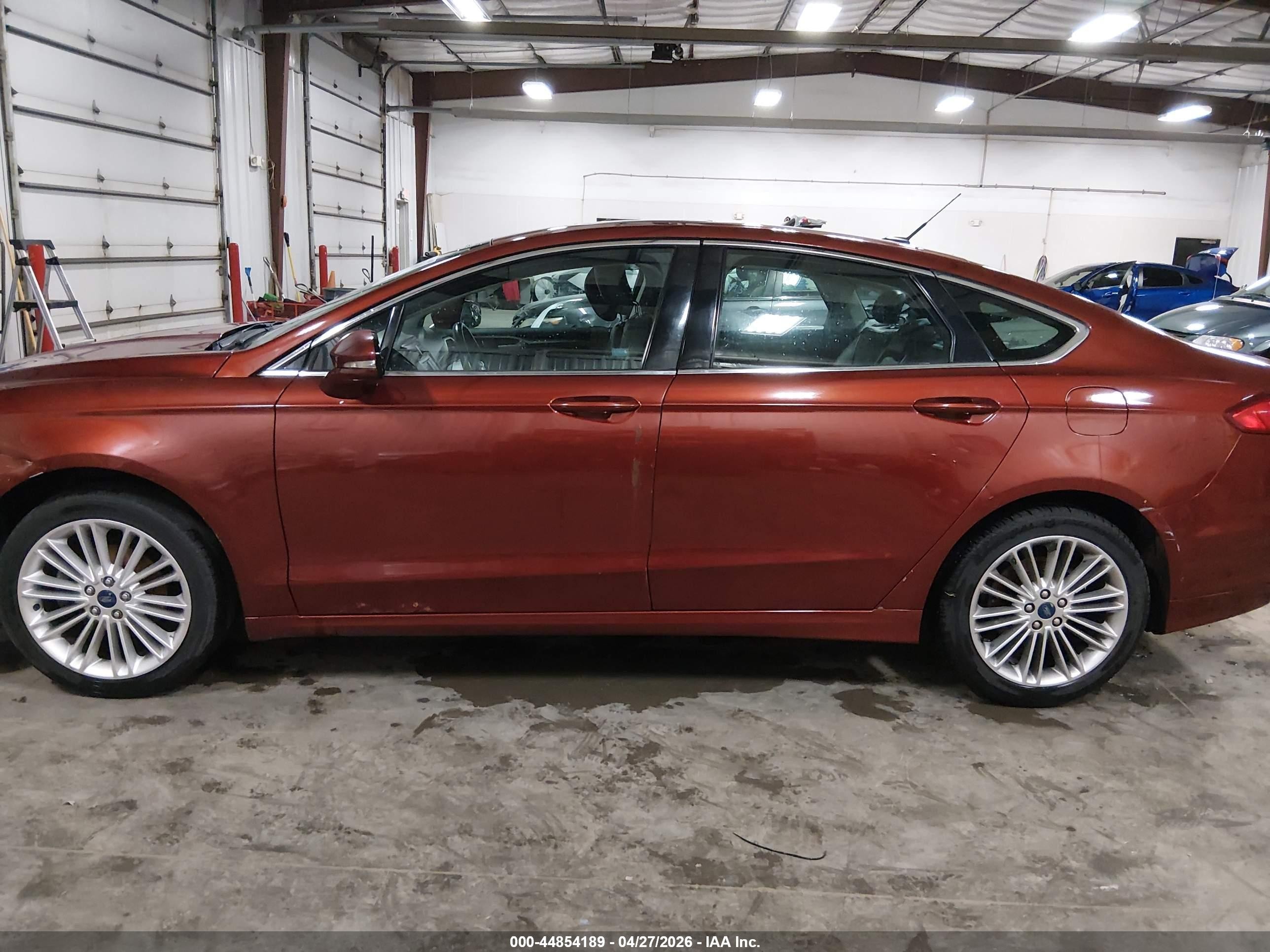 2014 Ford Fusion Se Красный vin: 3FA6P0HD4ER135394