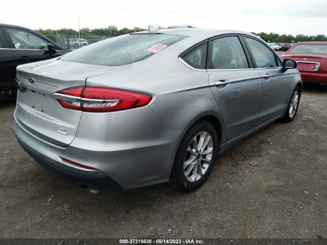 2020 Ford Fusion Se Серебряный vin: 3FA6P0HD4LR172569