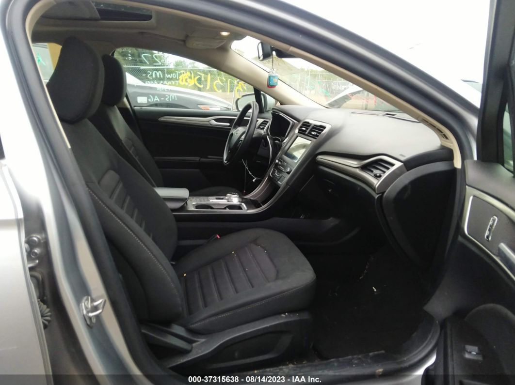 2020 Ford Fusion Se Серебряный vin: 3FA6P0HD4LR172569