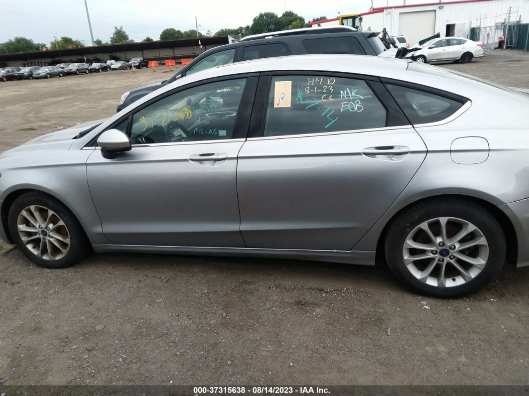 2020 Ford Fusion Se Серебряный vin: 3FA6P0HD4LR172569