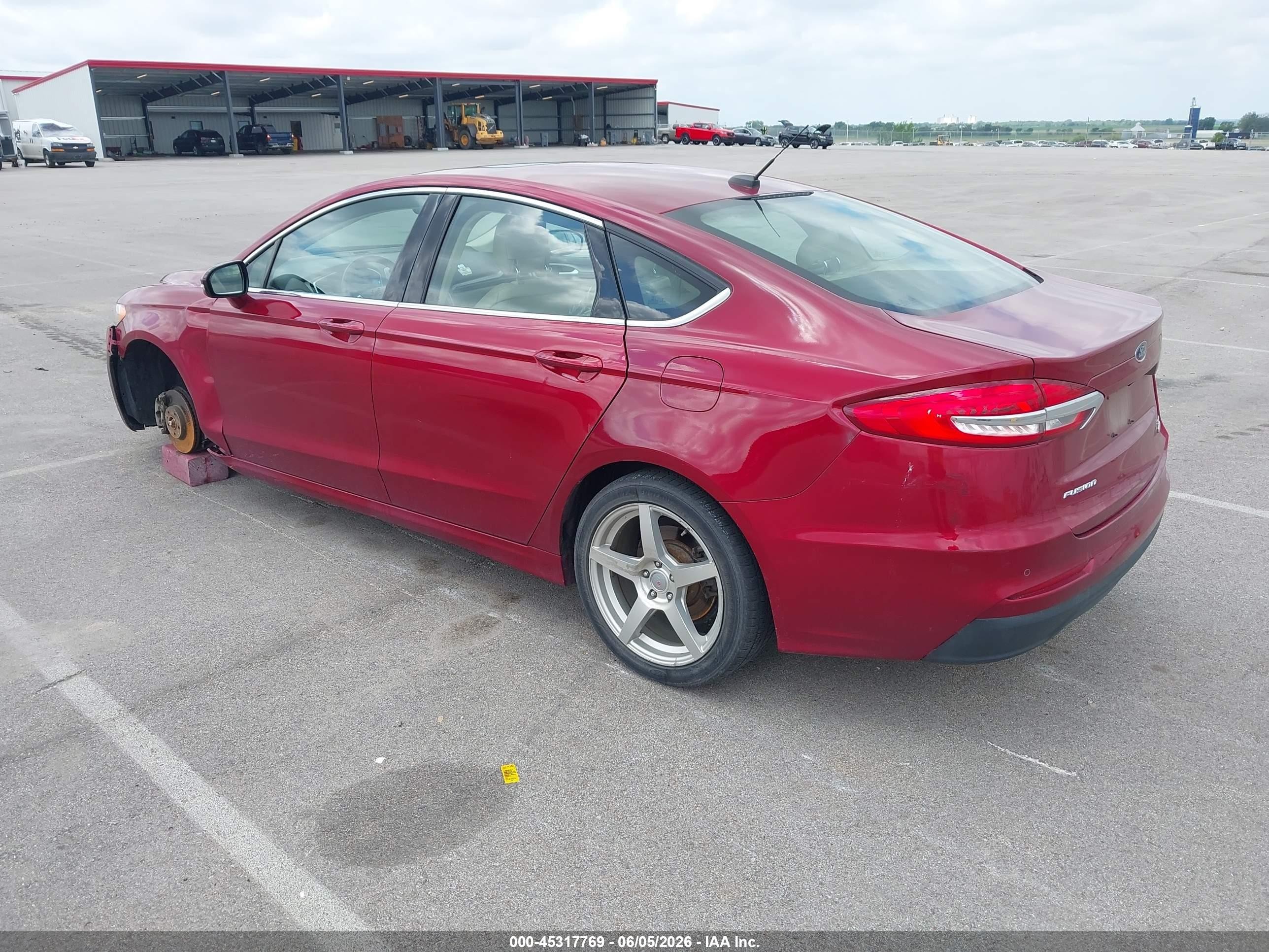 2014 Ford Fusion Se Красный vin: 3FA6P0HD5ER168310