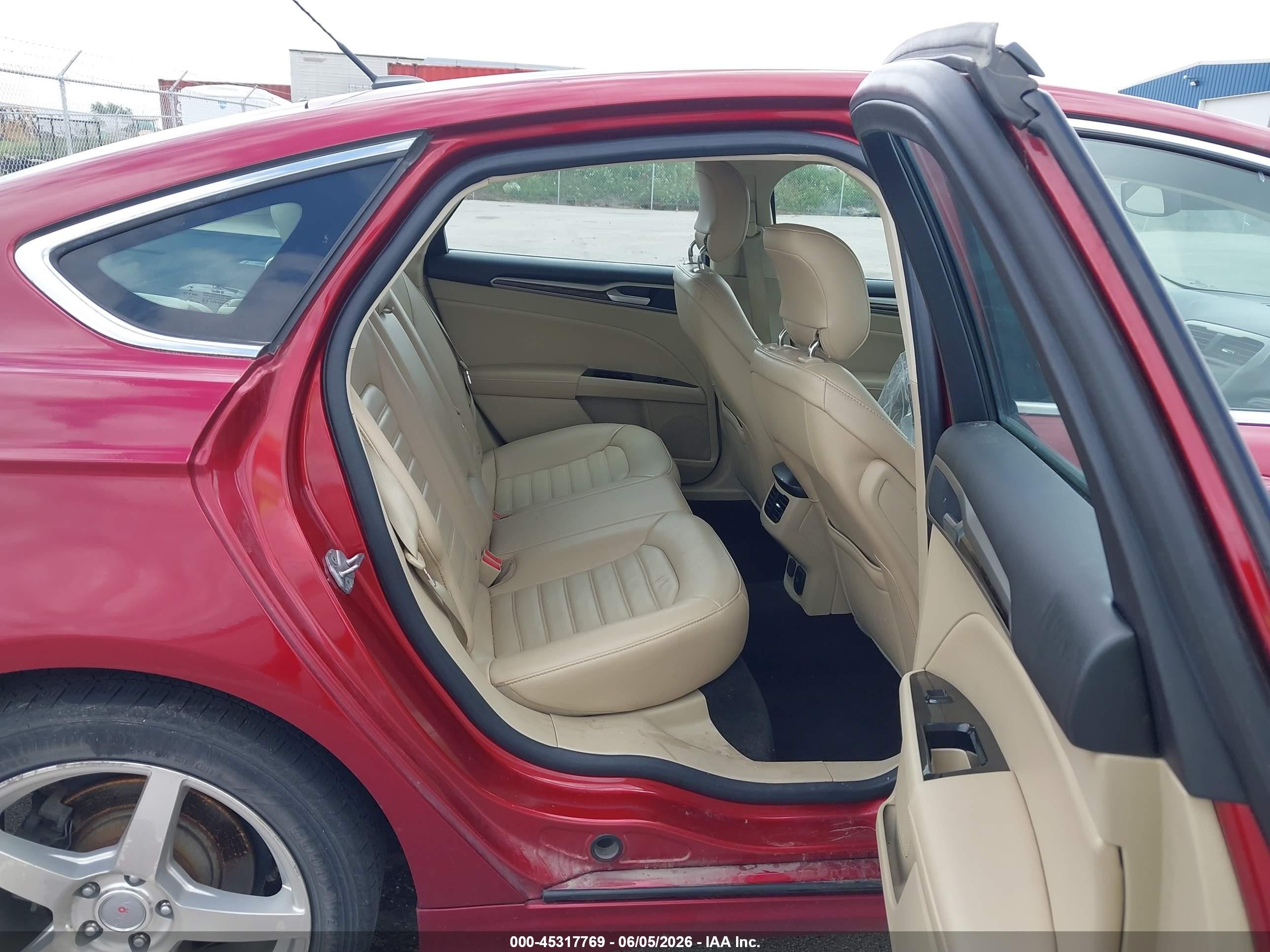 2014 Ford Fusion Se Красный vin: 3FA6P0HD5ER168310