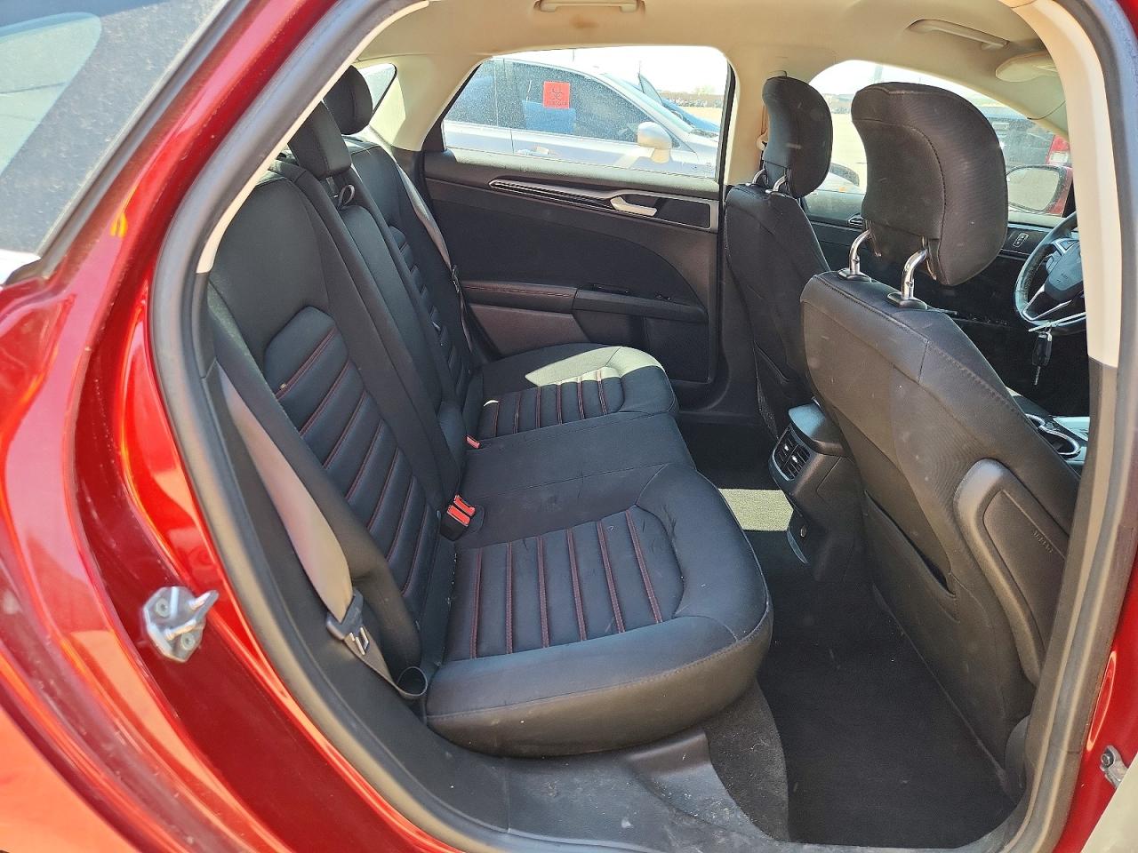 2014 Ford Fusion Se Red vin: 3FA6P0HD5ER355935