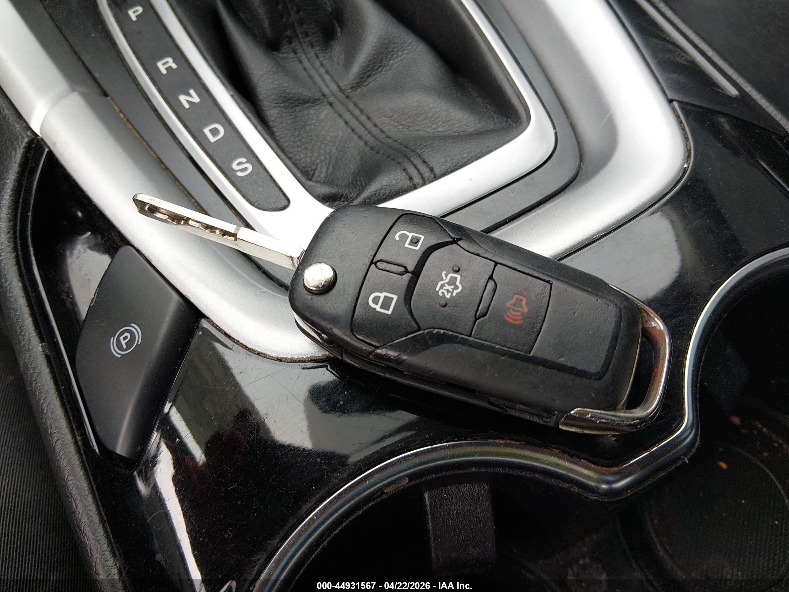 2014 Ford Fusion Se Серебряный vin: 3FA6P0HD5ER378020