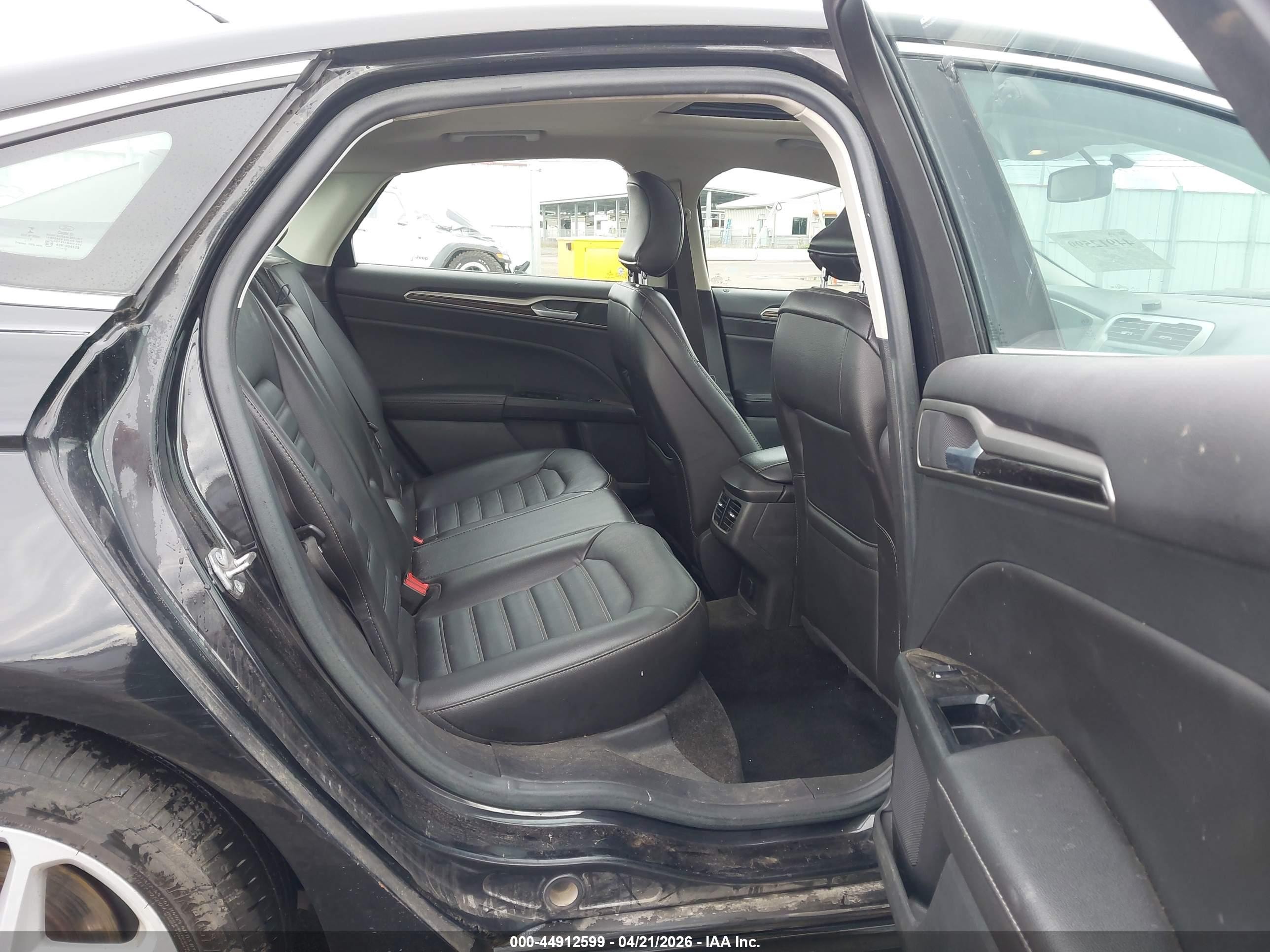 2015 Ford Fusion Se Черный vin: 3FA6P0HD5FR265220