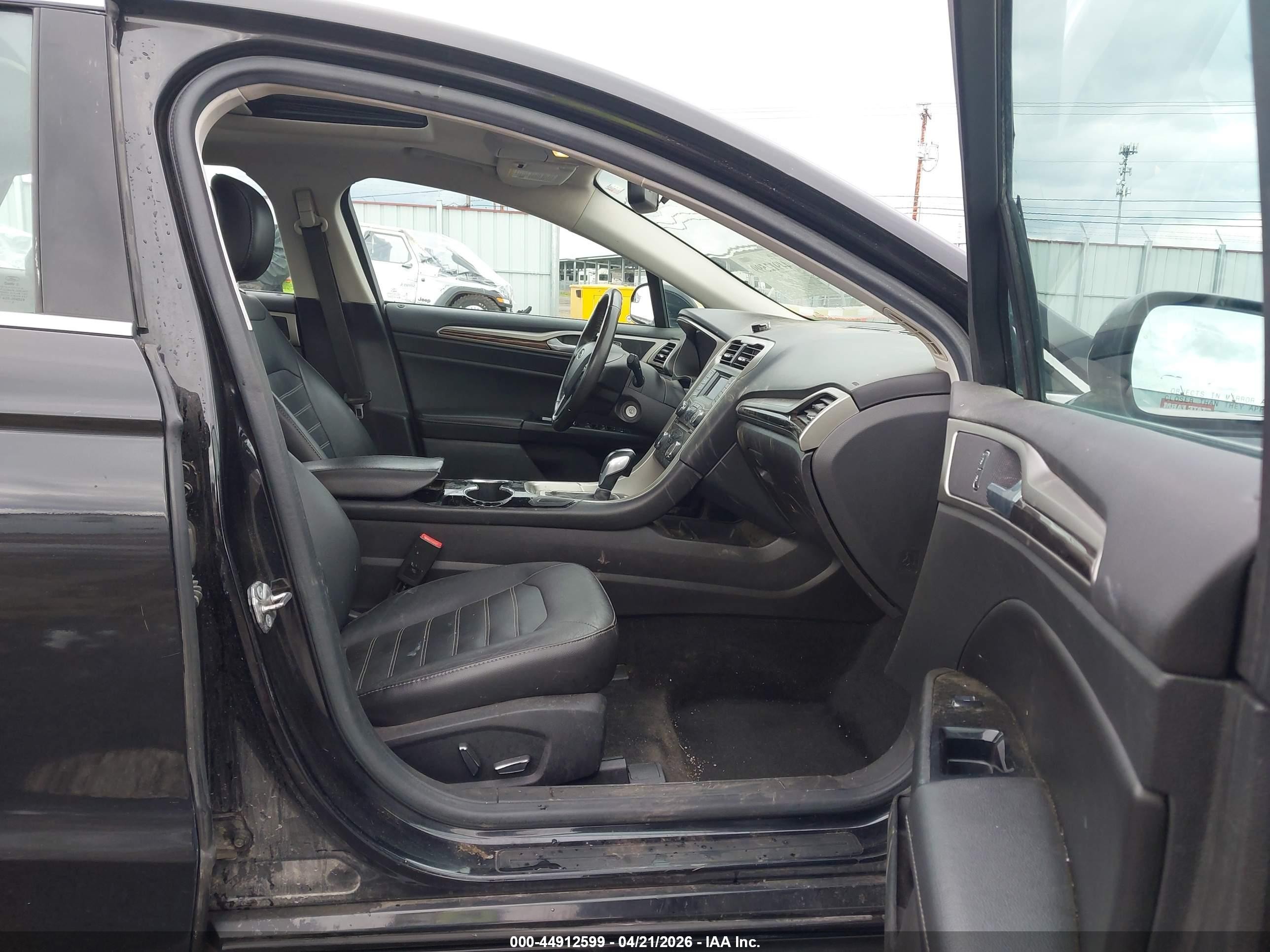 2015 Ford Fusion Se Черный vin: 3FA6P0HD5FR265220