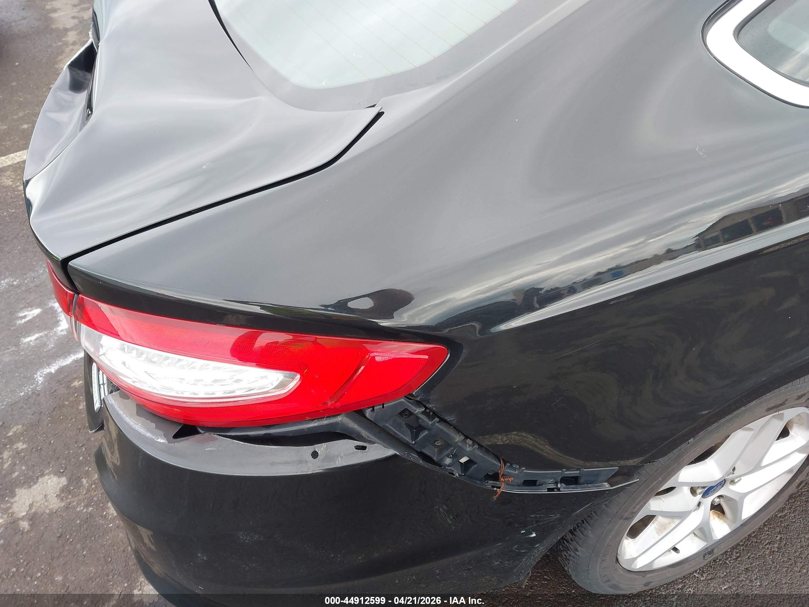 2015 Ford Fusion Se Черный vin: 3FA6P0HD5FR265220