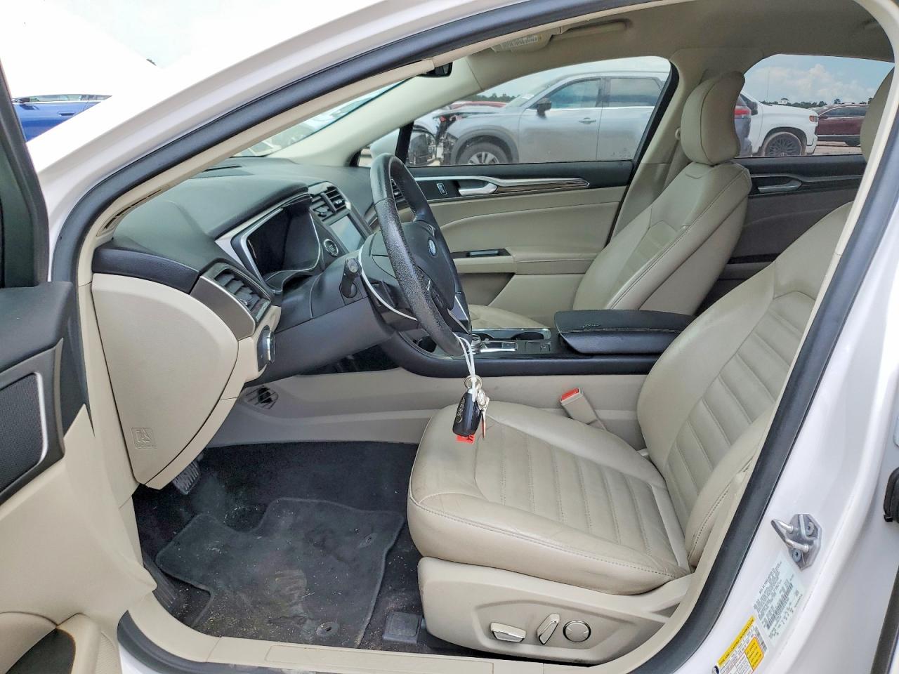 2017 Ford Fusion Se Белый vin: 3FA6P0HD5HR228560