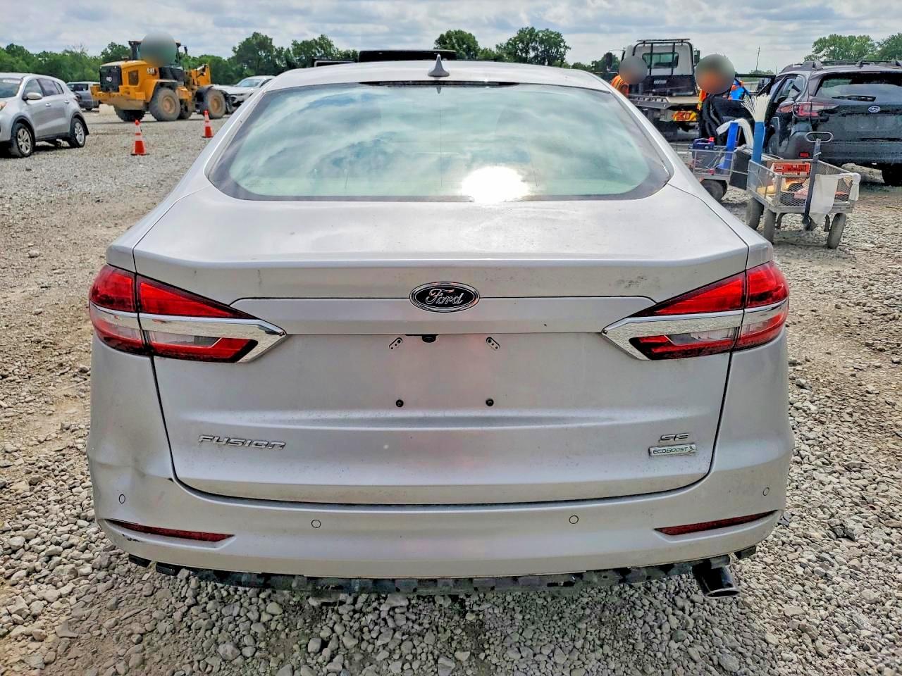 2019 Ford Fusion Se Серебряный vin: 3FA6P0HD5KR272565