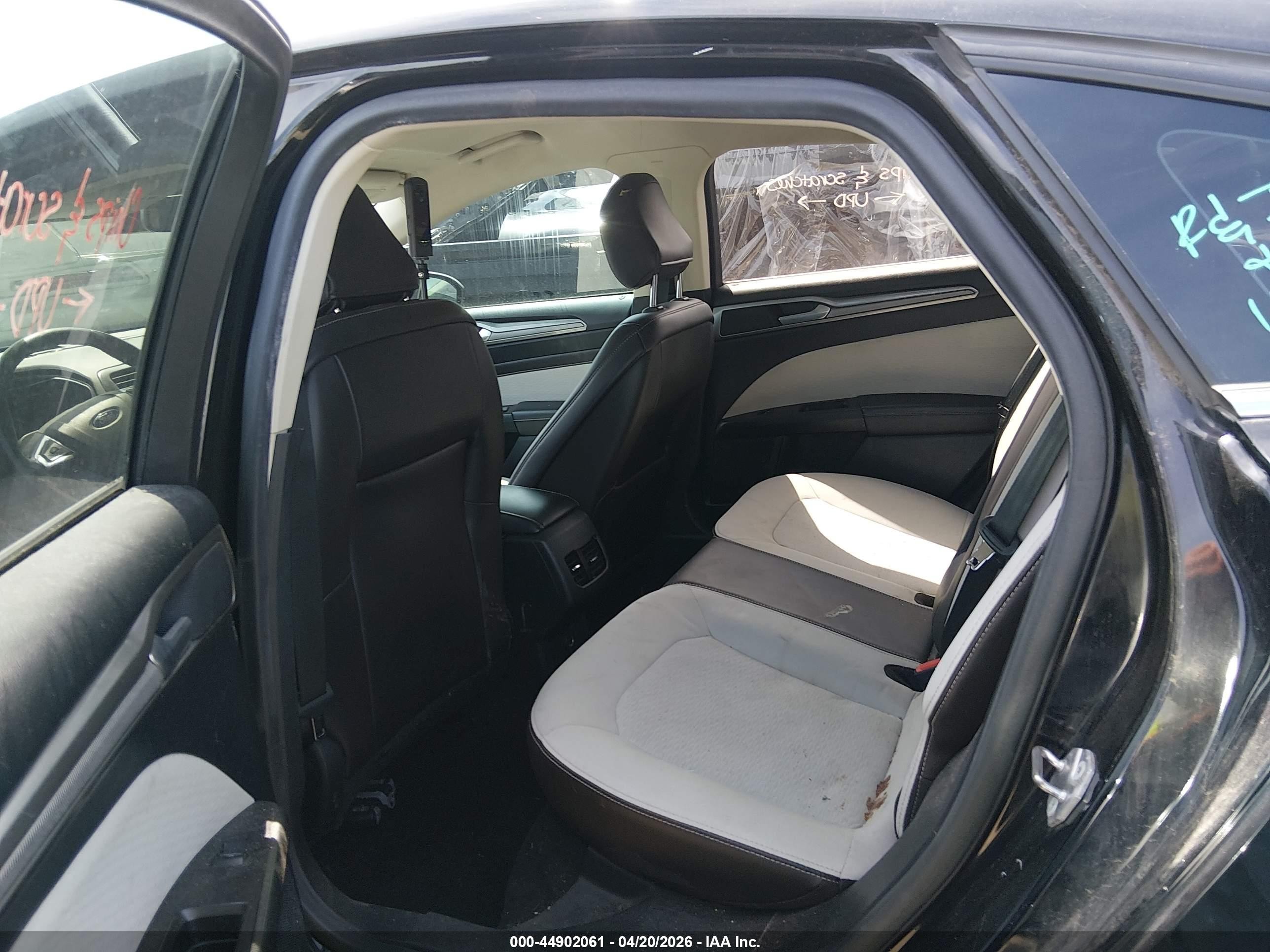 2020 Ford Fusion Se Black vin: 3FA6P0HD5LR110937