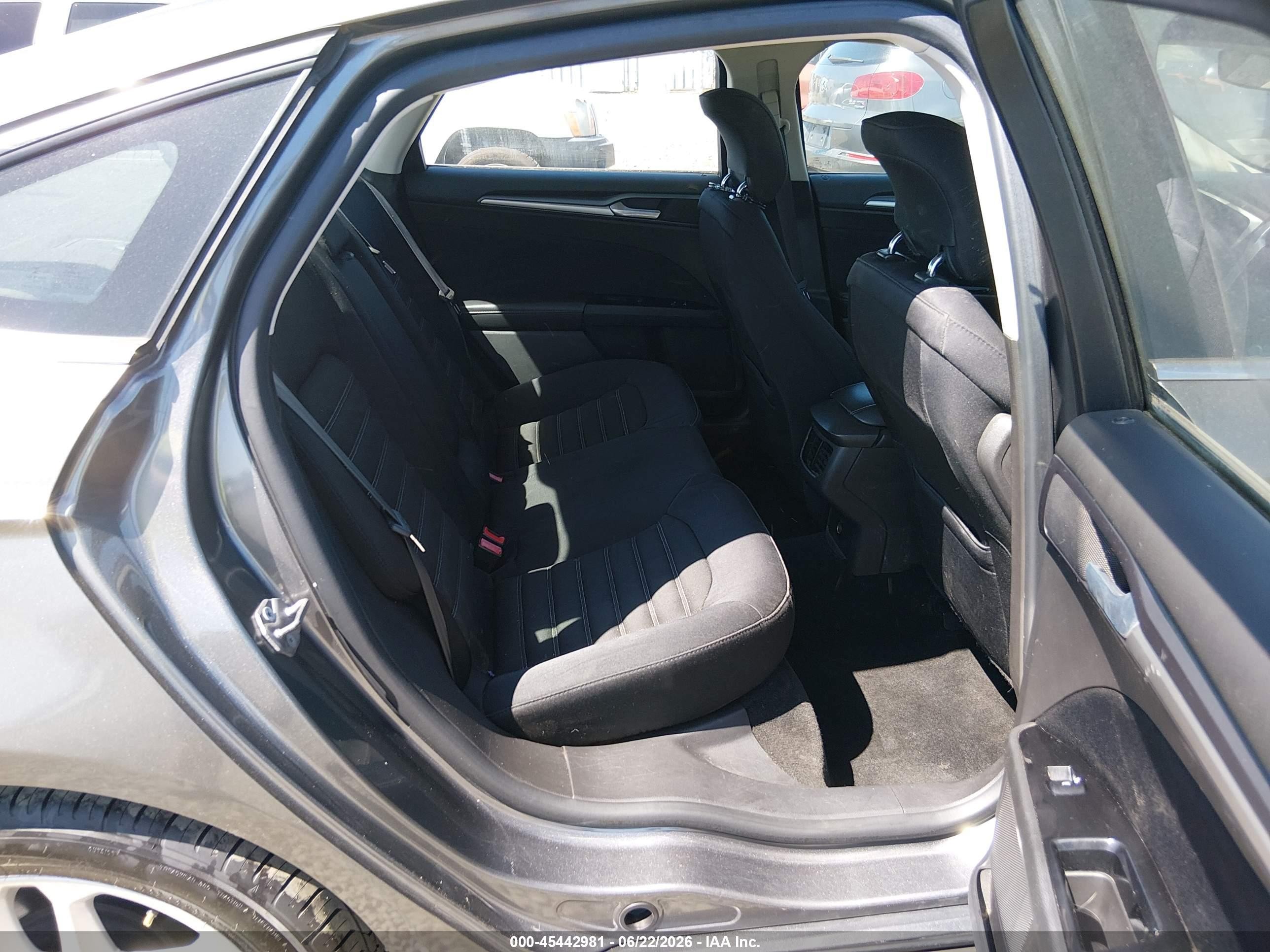 2014 Ford Fusion Se Gray vin: 3FA6P0HD6ER188128