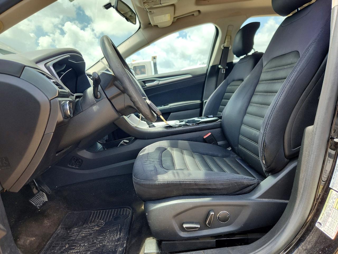 2014 Ford Fusion Se Черный vin: 3FA6P0HD6ER201878