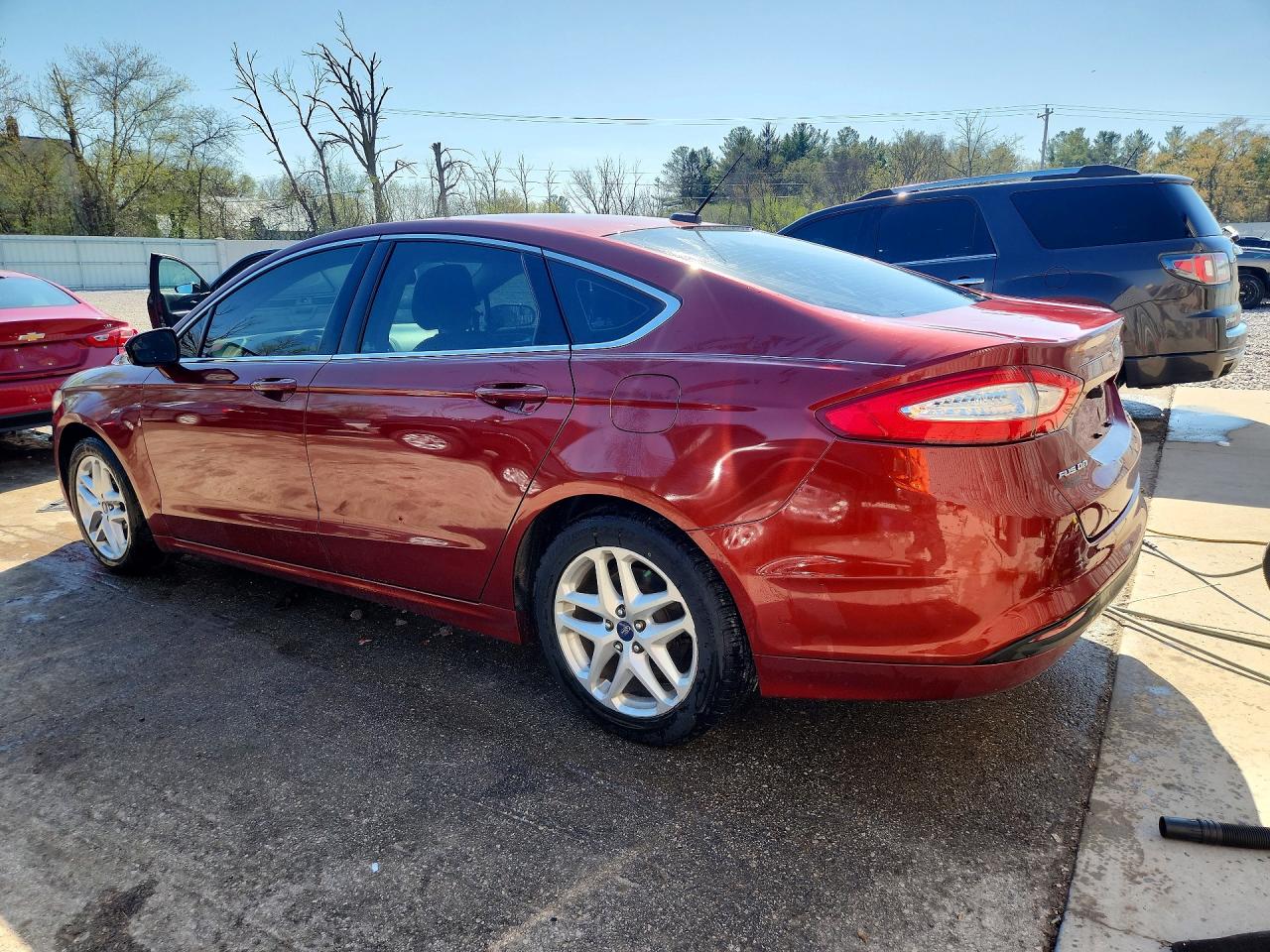 2014 Ford Fusion Se Red vin: 3FA6P0HD6ER214064