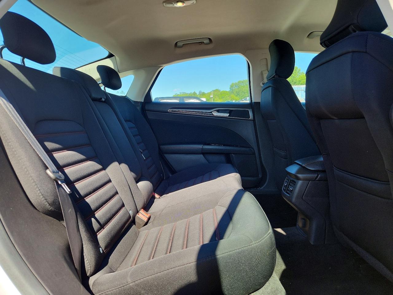 2015 Ford Fusion Se Белый vin: 3FA6P0HD6FR290563